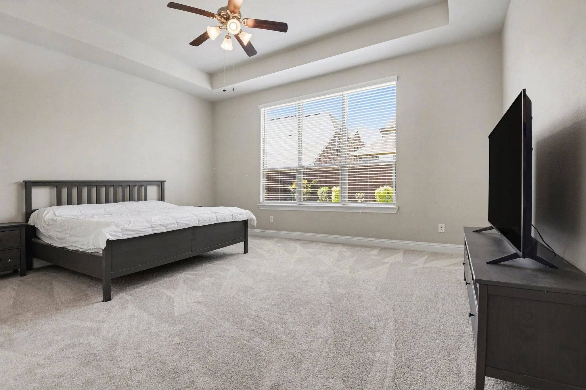 Single Family Residence For Rent in Rockwall County , 3323 Royal Ridge Drive, Rockwall, Texas 75087, 5 Bedroom, 5 Bathroom, 3 Garage spaces, 3,616 Sqft, built in 2018, mls#21332938, Real Estate Agent in Rockwall, Homes For Rent in Rockwall county, Homes For Rent in Rockwall, Realtor in Rockwall Texas, Real Estate Brokerage Independent Realty Texas, Luminita Cordes Realtor