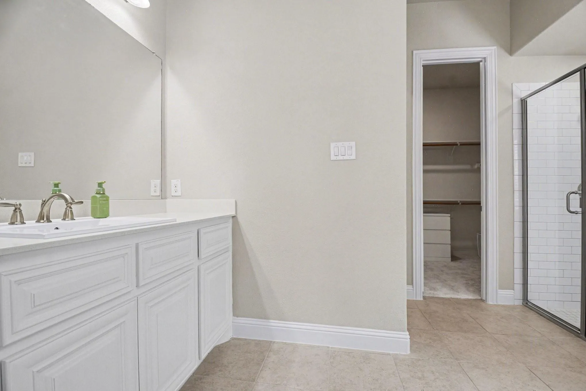 Single Family Residence For Rent in Rockwall County , 3323 Royal Ridge Drive, Rockwall, Texas 75087, 5 Bedroom, 5 Bathroom, 3 Garage spaces, 3,616 Sqft, built in 2018, mls#21332938, Real Estate Agent in Rockwall, Homes For Rent in Rockwall county, Homes For Rent in Rockwall, Realtor in Rockwall Texas, Real Estate Brokerage Independent Realty Texas, Luminita Cordes Realtor