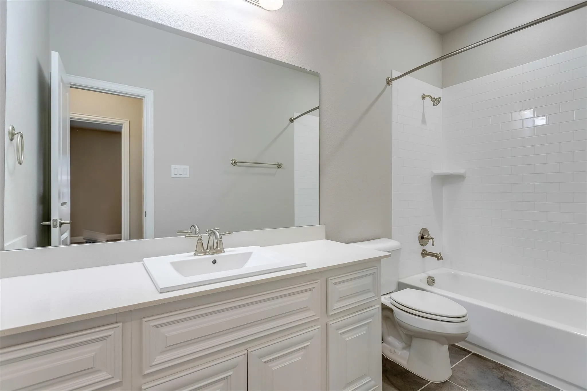 Single Family Residence For Rent in Rockwall County , 3323 Royal Ridge Drive, Rockwall, Texas 75087, 5 Bedroom, 5 Bathroom, 3 Garage spaces, 3,616 Sqft, built in 2018, mls#21332938, Real Estate Agent in Rockwall, Homes For Rent in Rockwall county, Homes For Rent in Rockwall, Realtor in Rockwall Texas, Real Estate Brokerage Independent Realty Texas, Luminita Cordes Realtor