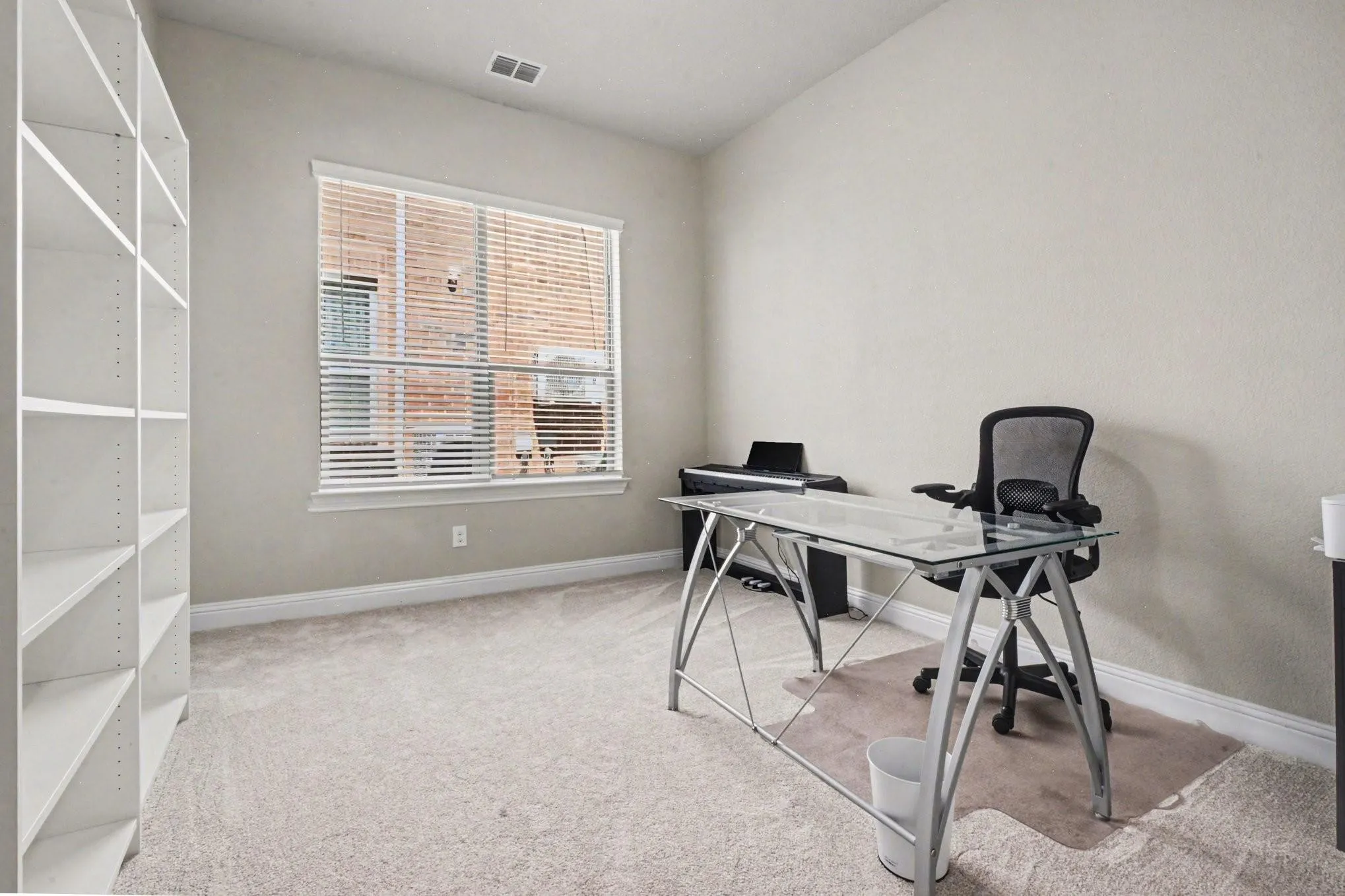 Single Family Residence For Rent in Rockwall County , 3323 Royal Ridge Drive, Rockwall, Texas 75087, 5 Bedroom, 5 Bathroom, 3 Garage spaces, 3,616 Sqft, built in 2018, mls#21332938, Real Estate Agent in Rockwall, Homes For Rent in Rockwall county, Homes For Rent in Rockwall, Realtor in Rockwall Texas, Real Estate Brokerage Independent Realty Texas, Luminita Cordes Realtor