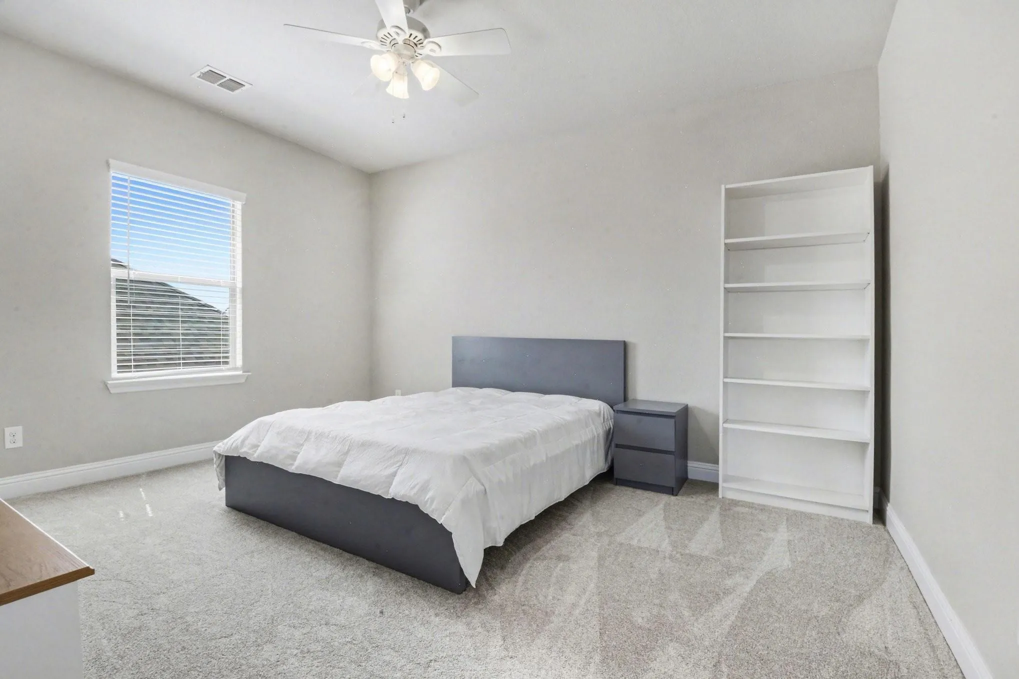 Single Family Residence For Rent in Rockwall County , 3323 Royal Ridge Drive, Rockwall, Texas 75087, 5 Bedroom, 5 Bathroom, 3 Garage spaces, 3,616 Sqft, built in 2018, mls#21332938, Real Estate Agent in Rockwall, Homes For Rent in Rockwall county, Homes For Rent in Rockwall, Realtor in Rockwall Texas, Real Estate Brokerage Independent Realty Texas, Luminita Cordes Realtor