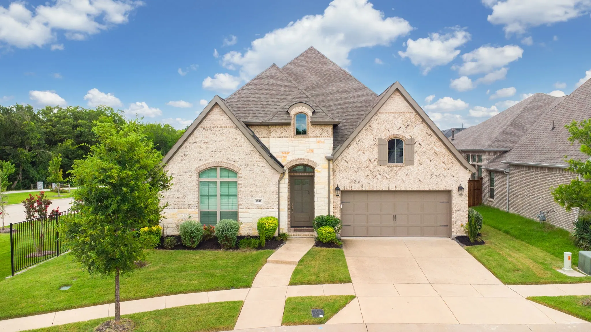 Single Family Residence For Sale in Grayson County , 1601 Cygnet Court, Van Alstyne, Texas 75495, 4 Bedrooms, 4 Bathrooms, 3 Garage spaces, 3,154 Sqft, built in 2022, Price $675,000, mls#21331782, Real Estate Agent in Van Alstyne, Homes For Sale in Grayson county, Homes For Sale in Van Alstyne, Realtor in Van Alstyne Texas, Real Estate Brokerage Independent Realty Texas, Luminita Cordes Realtor