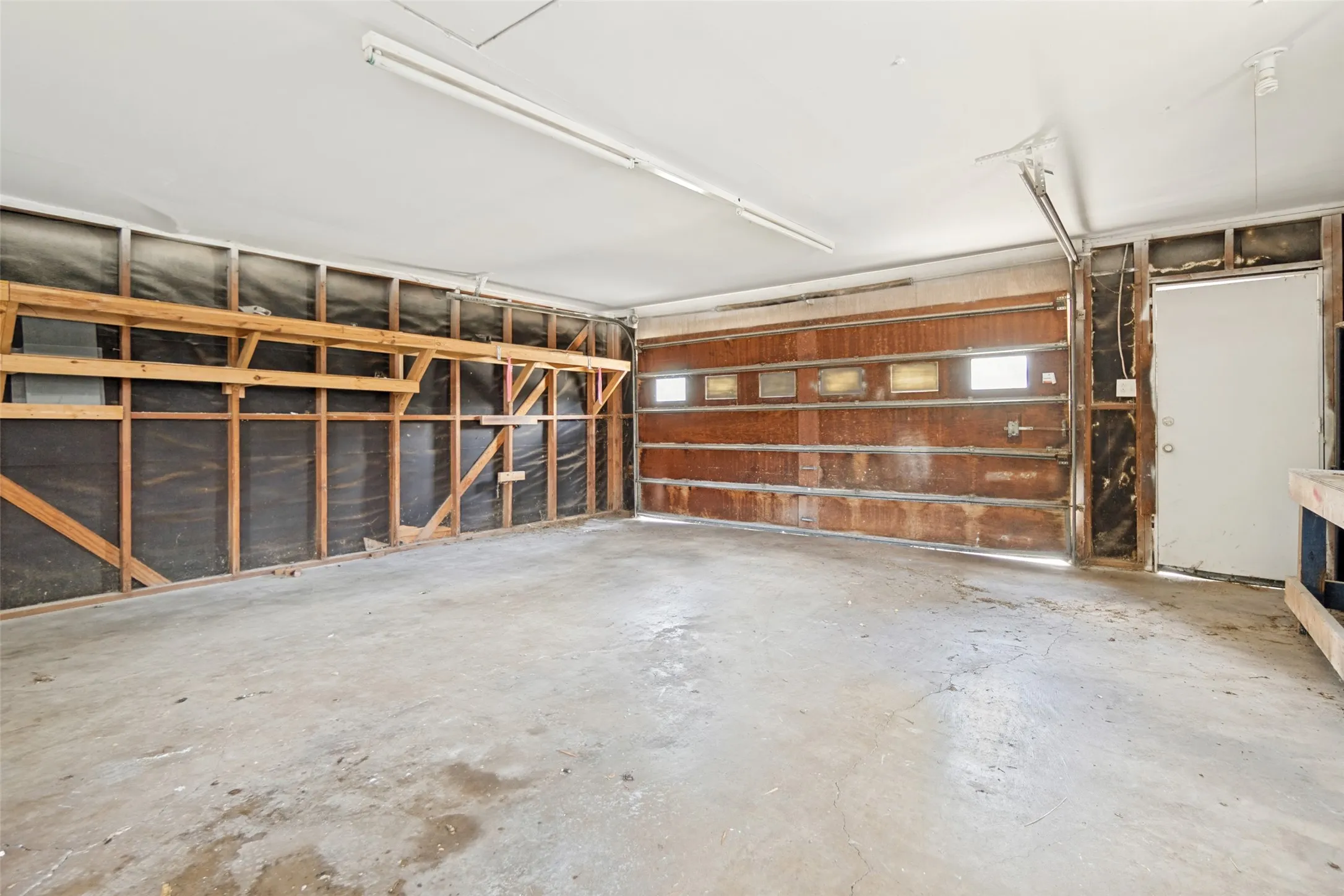 Single Family Residence For Sale in Dallas County , 13404 Glenside Drive, Farmers Branch, Texas 75234, 2 Bedroom, 1 Bathroom, 2 Garage spaces, 1,131 Sqft, built in 1956, mls#21308929, Real Estate Agent in Farmers Branch, Homes For Sale in Dallas county, Homes For Sale in Farmers Branch, Realtor in Farmers Branch Texas, Real Estate Brokerage Independent Realty Texas, Luminita Cordes Realtor