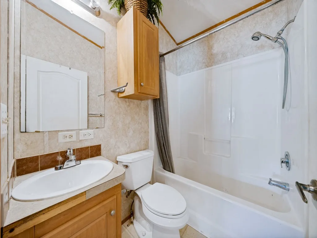 Farm For Sale in San Saba County , 2356 CR 211, Richland Springs, Texas 76877, 3 Bedroom, 2 Bathroom, Garage spaces, 1,792 Sqft, built in 2008, mls#21330616, Real Estate Agent in Richland Springs, Homes For Sale in San Saba county, Homes For Sale in Richland Springs, Realtor in Richland Springs Texas, Real Estate Brokerage Independent Realty Texas, Luminita Cordes Realtor