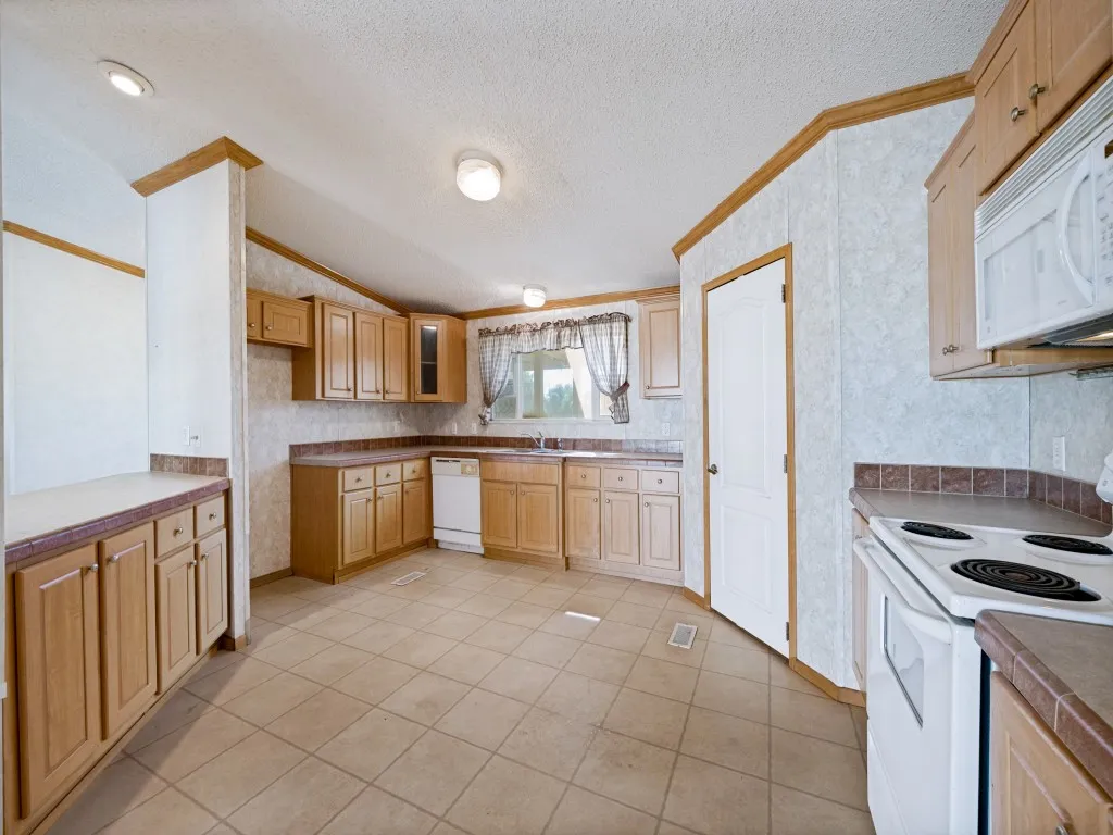 Farm For Sale in San Saba County , 2356 CR 211, Richland Springs, Texas 76877, 3 Bedroom, 2 Bathroom, Garage spaces, 1,792 Sqft, built in 2008, mls#21330616, Real Estate Agent in Richland Springs, Homes For Sale in San Saba county, Homes For Sale in Richland Springs, Realtor in Richland Springs Texas, Real Estate Brokerage Independent Realty Texas, Luminita Cordes Realtor