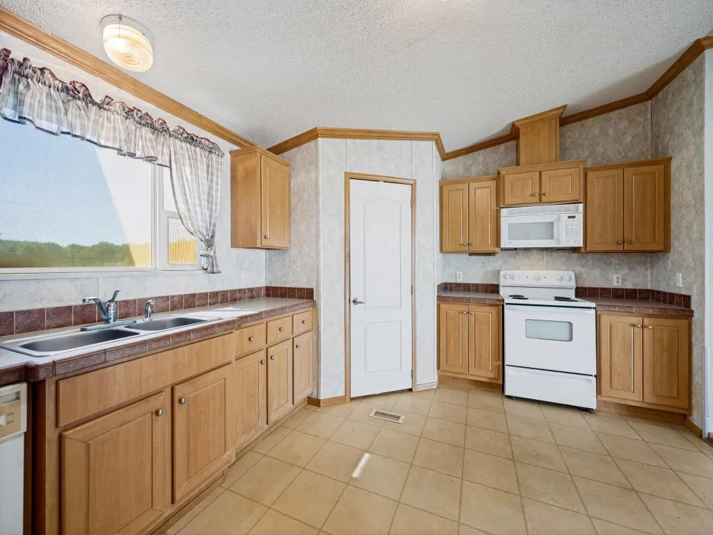 Farm For Sale in San Saba County , 2356 CR 211, Richland Springs, Texas 76877, 3 Bedroom, 2 Bathroom, Garage spaces, 1,792 Sqft, built in 2008, mls#21330616, Real Estate Agent in Richland Springs, Homes For Sale in San Saba county, Homes For Sale in Richland Springs, Realtor in Richland Springs Texas, Real Estate Brokerage Independent Realty Texas, Luminita Cordes Realtor