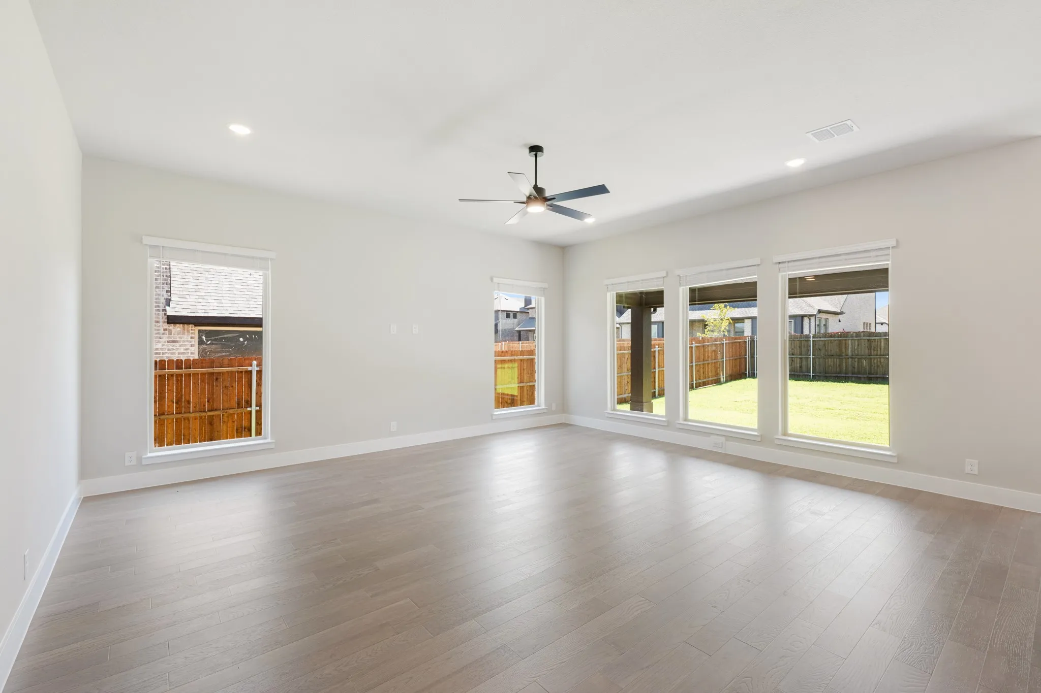 Single Family Residence For Sale in Denton County , 1025 Emerald Trace Drive, Justin, Texas 76247, 3 Bedroom, 3 Bathroom, 3 Garage spaces, 2,519 Sqft, built in 2026, mls#21332071, Real Estate Agent in Justin, Homes For Sale in Denton county, Homes For Sale in Justin, Realtor in Justin Texas, Real Estate Brokerage Independent Realty Texas, Luminita Cordes Realtor