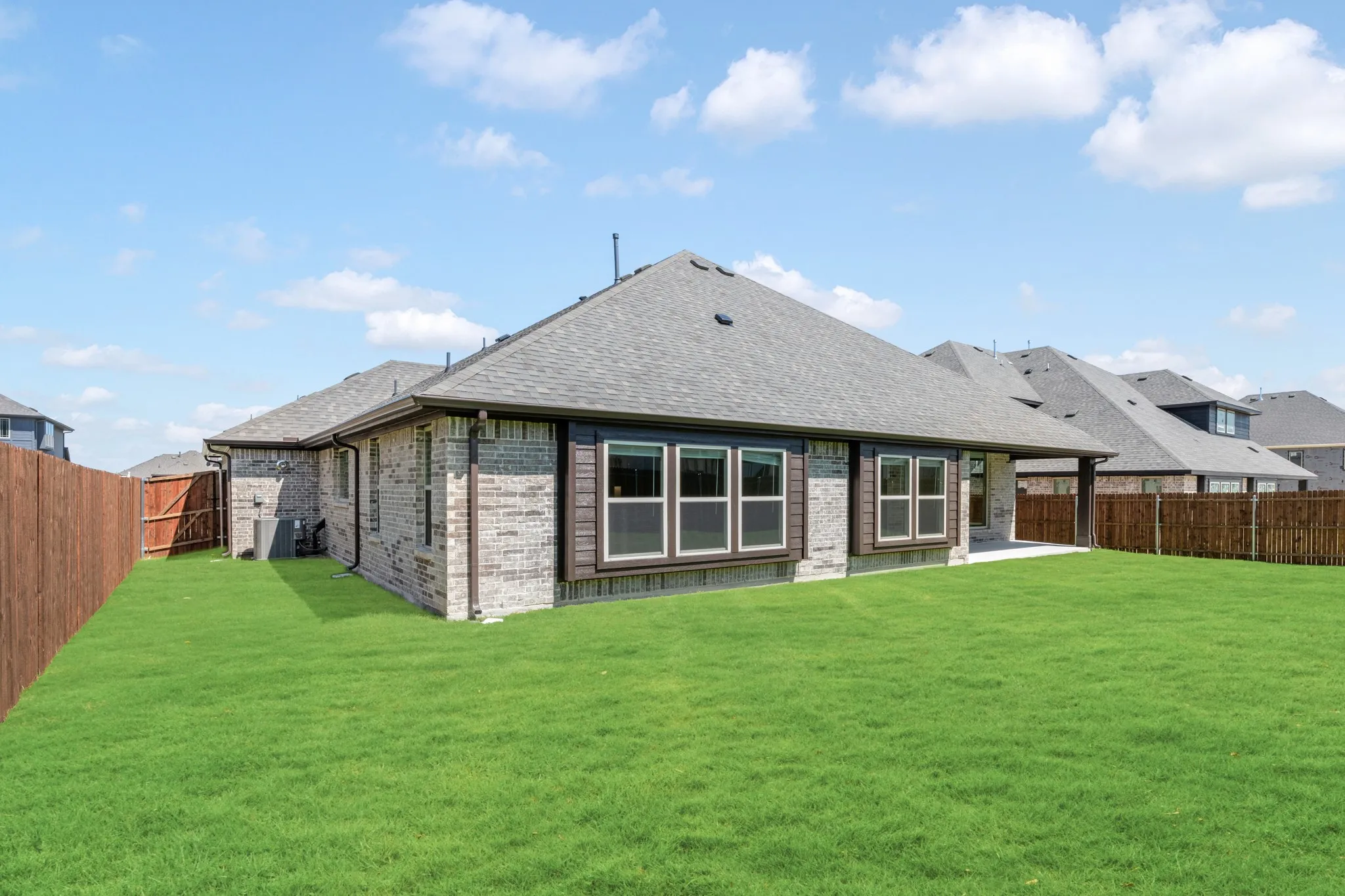 Single Family Residence For Sale in Denton County , 1025 Emerald Trace Drive, Justin, Texas 76247, 3 Bedroom, 3 Bathroom, 3 Garage spaces, 2,519 Sqft, built in 2026, mls#21332071, Real Estate Agent in Justin, Homes For Sale in Denton county, Homes For Sale in Justin, Realtor in Justin Texas, Real Estate Brokerage Independent Realty Texas, Luminita Cordes Realtor
