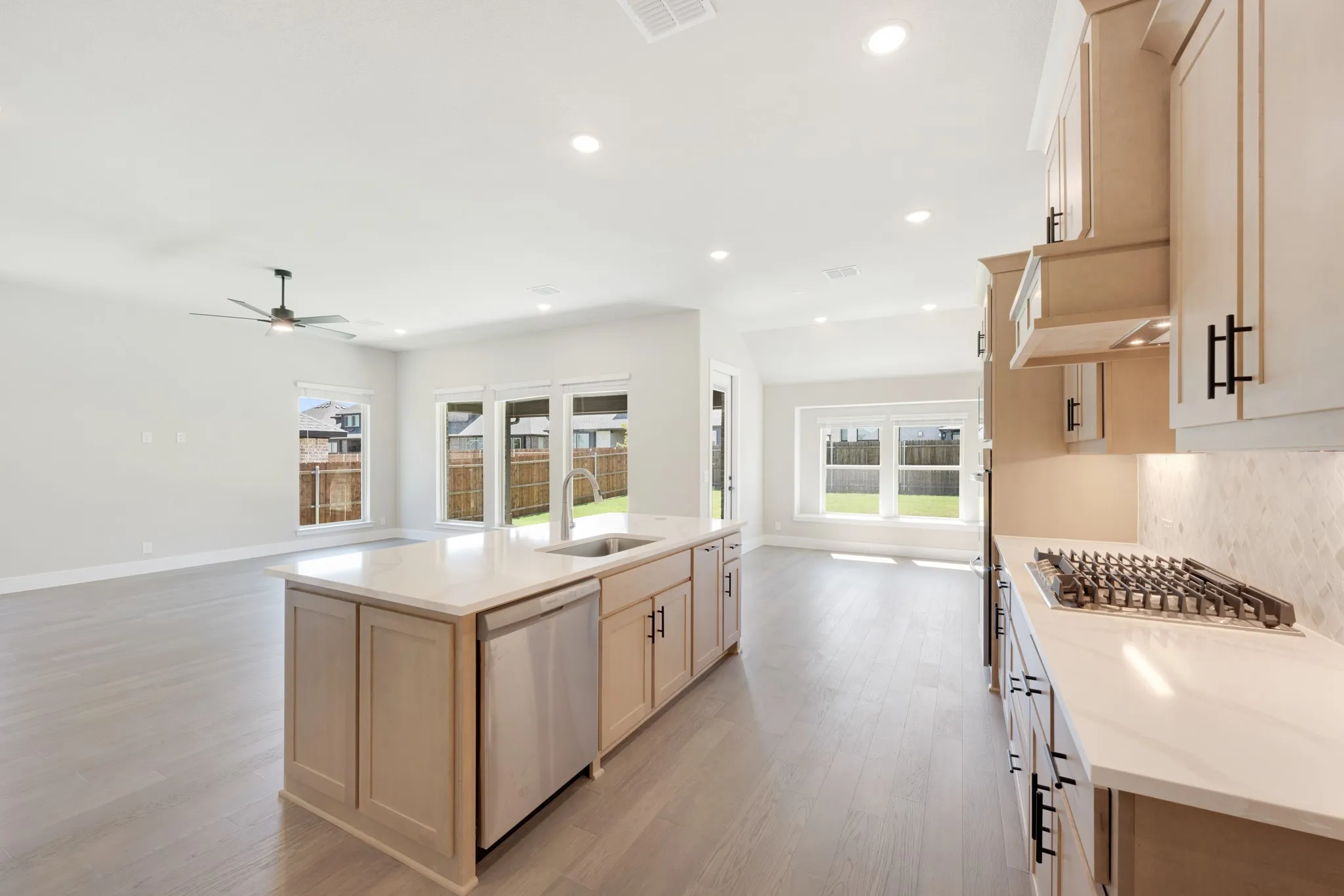 Single Family Residence For Sale in Denton County , 1025 Emerald Trace Drive, Justin, Texas 76247, 3 Bedroom, 3 Bathroom, 3 Garage spaces, 2,519 Sqft, built in 2026, mls#21332071, Real Estate Agent in Justin, Homes For Sale in Denton county, Homes For Sale in Justin, Realtor in Justin Texas, Real Estate Brokerage Independent Realty Texas, Luminita Cordes Realtor