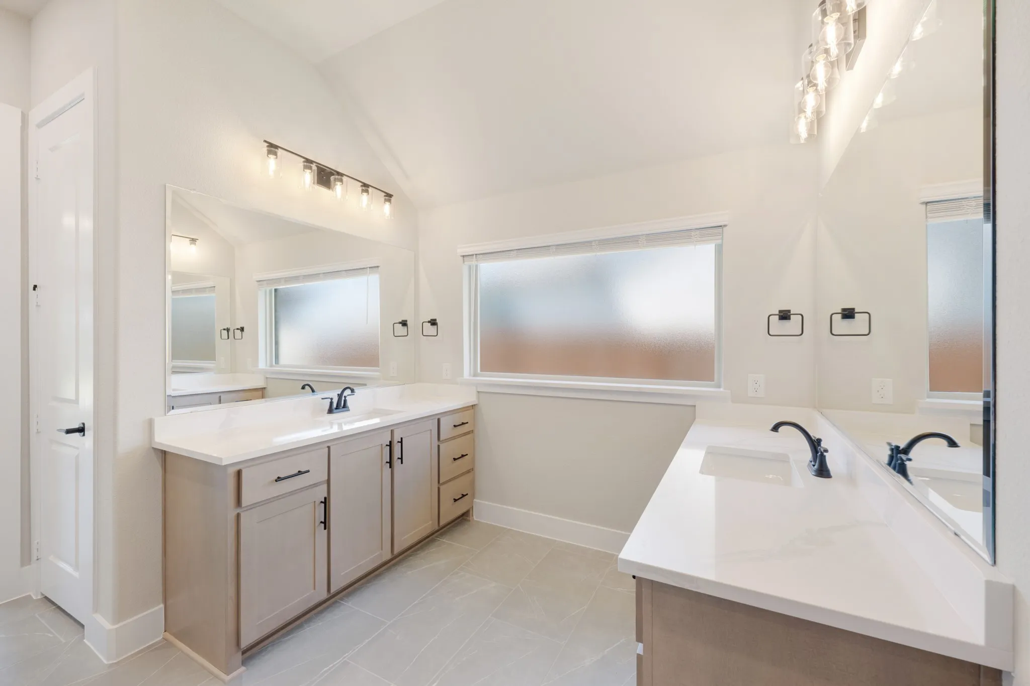 Single Family Residence For Sale in Denton County , 1025 Emerald Trace Drive, Justin, Texas 76247, 3 Bedroom, 3 Bathroom, 3 Garage spaces, 2,519 Sqft, built in 2026, mls#21332071, Real Estate Agent in Justin, Homes For Sale in Denton county, Homes For Sale in Justin, Realtor in Justin Texas, Real Estate Brokerage Independent Realty Texas, Luminita Cordes Realtor