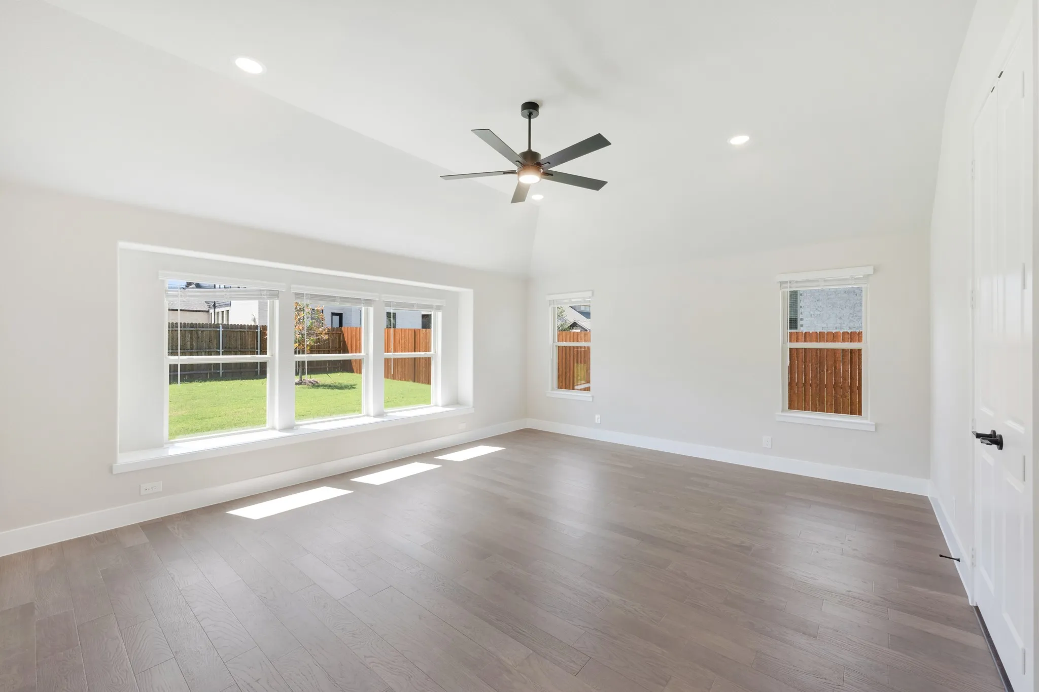 Single Family Residence For Sale in Denton County , 1025 Emerald Trace Drive, Justin, Texas 76247, 3 Bedroom, 3 Bathroom, 3 Garage spaces, 2,519 Sqft, built in 2026, mls#21332071, Real Estate Agent in Justin, Homes For Sale in Denton county, Homes For Sale in Justin, Realtor in Justin Texas, Real Estate Brokerage Independent Realty Texas, Luminita Cordes Realtor