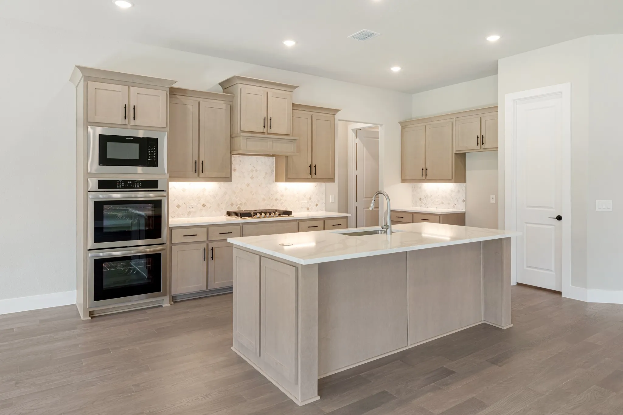 Single Family Residence For Sale in Denton County , 1025 Emerald Trace Drive, Justin, Texas 76247, 3 Bedroom, 3 Bathroom, 3 Garage spaces, 2,519 Sqft, built in 2026, mls#21332071, Real Estate Agent in Justin, Homes For Sale in Denton county, Homes For Sale in Justin, Realtor in Justin Texas, Real Estate Brokerage Independent Realty Texas, Luminita Cordes Realtor
