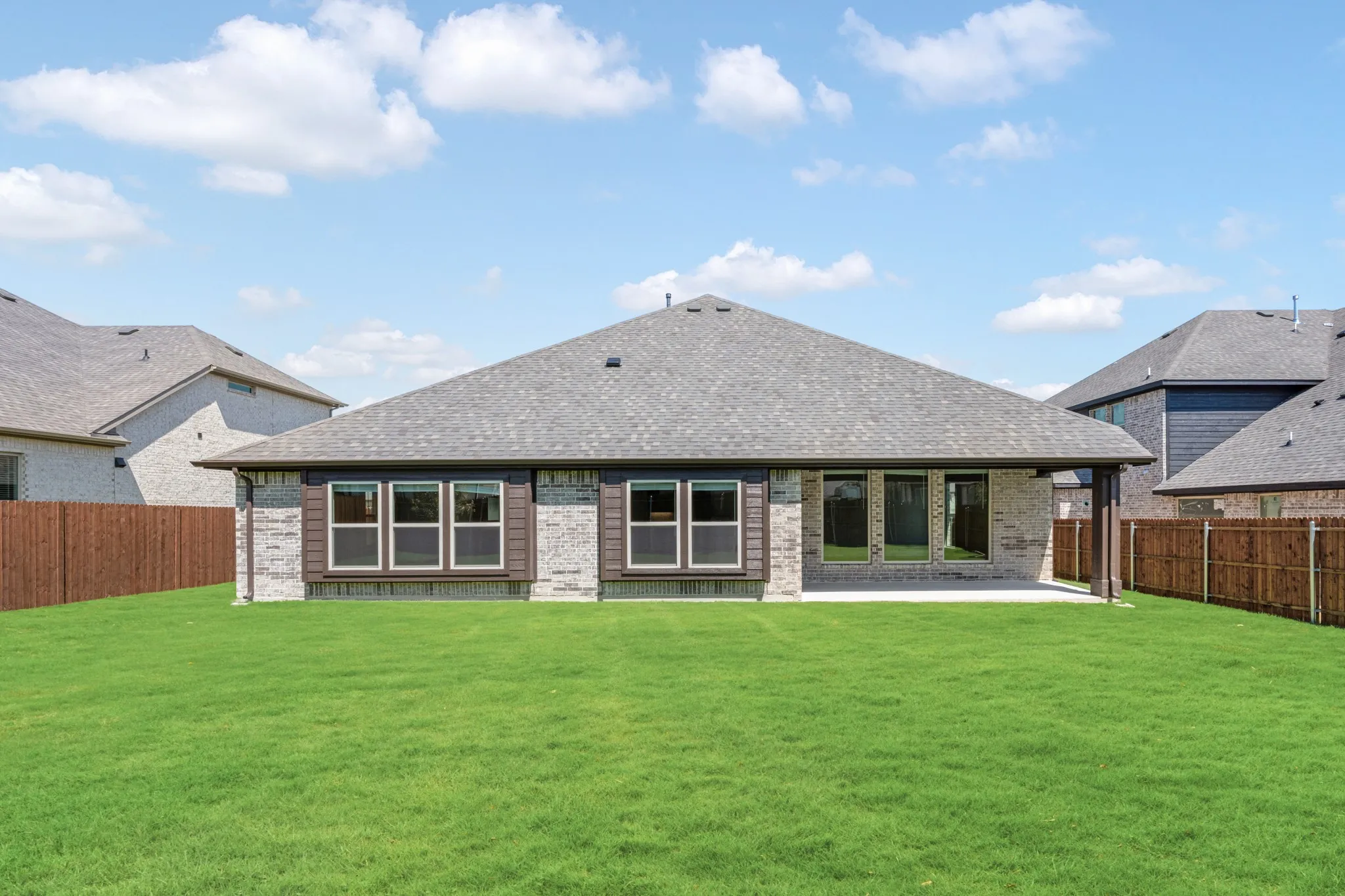 Single Family Residence For Sale in Denton County , 1025 Emerald Trace Drive, Justin, Texas 76247, 3 Bedroom, 3 Bathroom, 3 Garage spaces, 2,519 Sqft, built in 2026, mls#21332071, Real Estate Agent in Justin, Homes For Sale in Denton county, Homes For Sale in Justin, Realtor in Justin Texas, Real Estate Brokerage Independent Realty Texas, Luminita Cordes Realtor