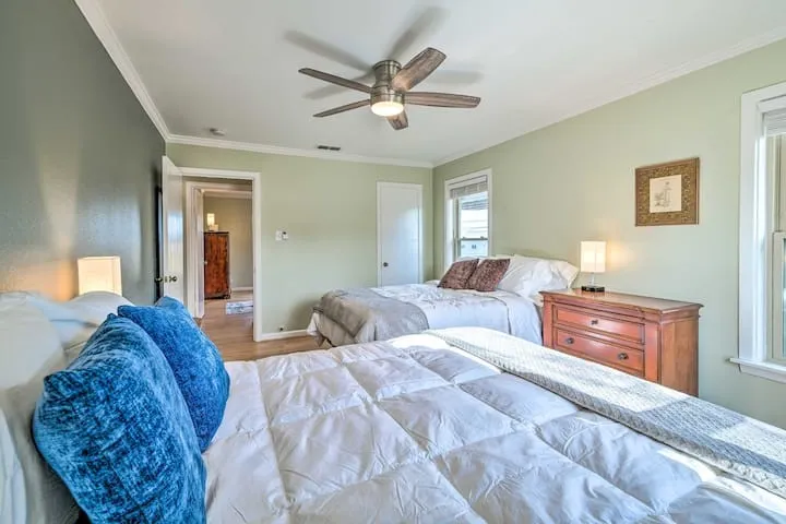 Single Family Residence For Sale in Tarrant County , 601 Circle Drive, Arlington, Texas 76010, 2 Bedroom, 1 Bathroom, 1 Garage spaces, 936 Sqft, built in 1953, mls#21290416, Real Estate Agent in Arlington, Homes For Sale in Tarrant county, Homes For Sale in Arlington, Realtor in Arlington Texas, Real Estate Brokerage Independent Realty Texas, Luminita Cordes Realtor