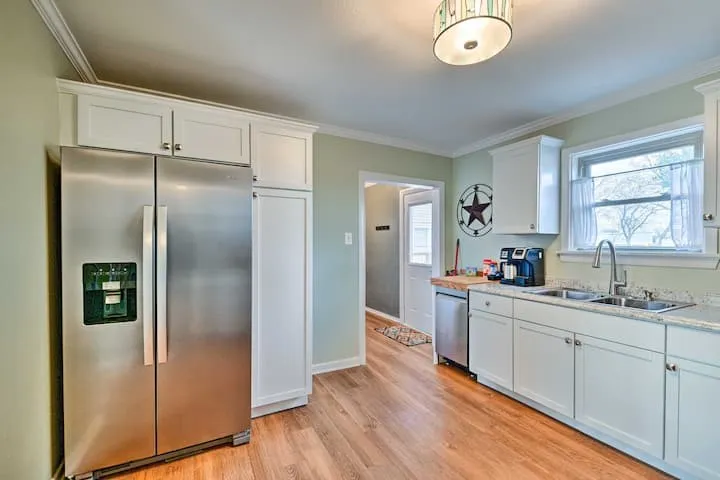 Single Family Residence For Sale in Tarrant County , 601 Circle Drive, Arlington, Texas 76010, 2 Bedroom, 1 Bathroom, 1 Garage spaces, 936 Sqft, built in 1953, mls#21290416, Real Estate Agent in Arlington, Homes For Sale in Tarrant county, Homes For Sale in Arlington, Realtor in Arlington Texas, Real Estate Brokerage Independent Realty Texas, Luminita Cordes Realtor