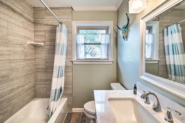 Single Family Residence For Sale in Tarrant County , 601 Circle Drive, Arlington, Texas 76010, 2 Bedroom, 1 Bathroom, 1 Garage spaces, 936 Sqft, built in 1953, mls#21290416, Real Estate Agent in Arlington, Homes For Sale in Tarrant county, Homes For Sale in Arlington, Realtor in Arlington Texas, Real Estate Brokerage Independent Realty Texas, Luminita Cordes Realtor