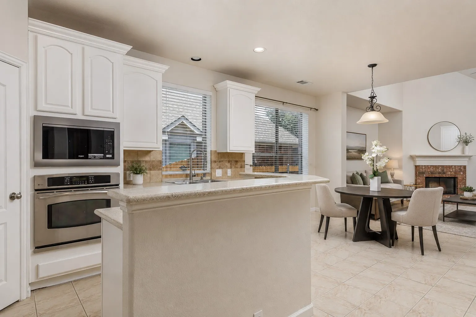 Single Family Residence For Sale in Collin County , 11020 Coralberry Drive, Frisco, Texas 75033, 4 Bedroom, 3 Bathroom, 2 Garage spaces, 3,459 Sqft, built in 2005, mls#21332803, Real Estate Agent in Frisco, Homes For Sale in Collin county, Homes For Sale in Frisco, Realtor in Frisco Texas, Real Estate Brokerage Independent Realty Texas, Luminita Cordes Realtor