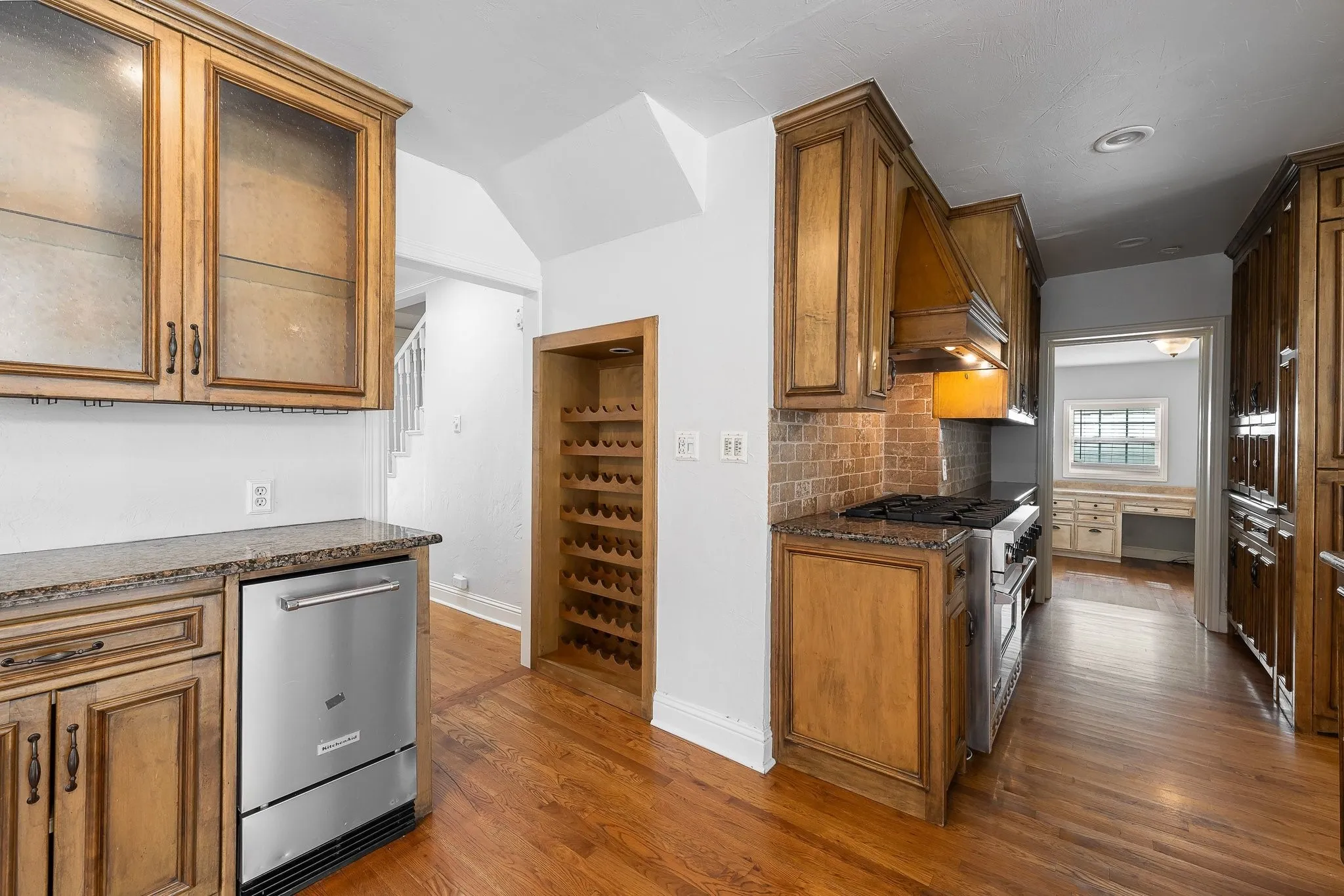 Single Family Residence For Sale in Dallas County , 4524 Mockingbird Lane, University Park, Texas 75205, 4 Bedroom, 3 Bathroom, Garage spaces, 3,013 Sqft, built in 1938, mls#21329445, Real Estate Agent in University Park, Homes For Sale in Dallas county, Homes For Sale in University Park, Realtor in University Park Texas, Real Estate Brokerage Independent Realty Texas, Luminita Cordes Realtor