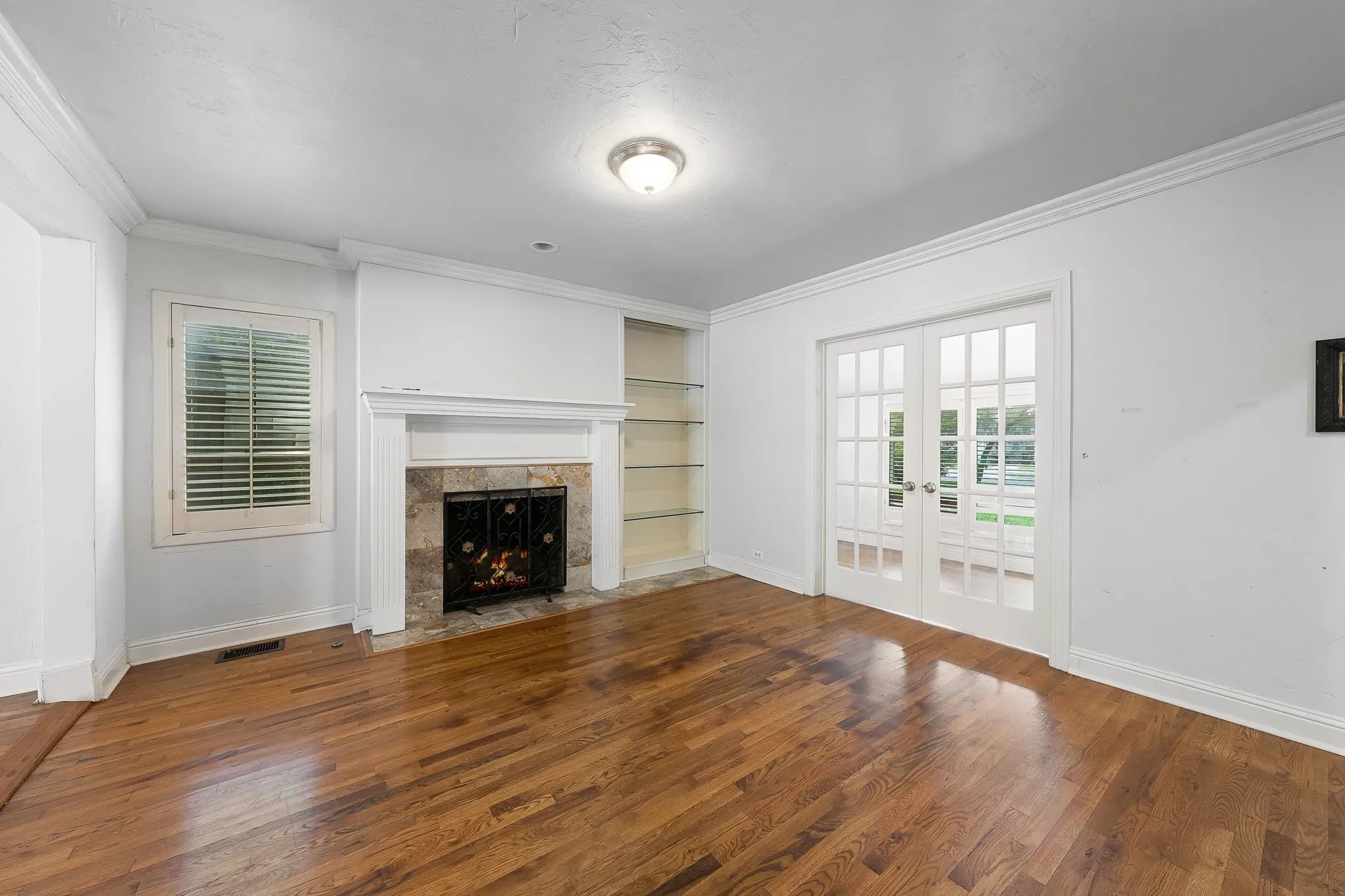 Single Family Residence For Sale in Dallas County , 4524 Mockingbird Lane, University Park, Texas 75205, 4 Bedroom, 3 Bathroom, Garage spaces, 3,013 Sqft, built in 1938, mls#21329445, Real Estate Agent in University Park, Homes For Sale in Dallas county, Homes For Sale in University Park, Realtor in University Park Texas, Real Estate Brokerage Independent Realty Texas, Luminita Cordes Realtor