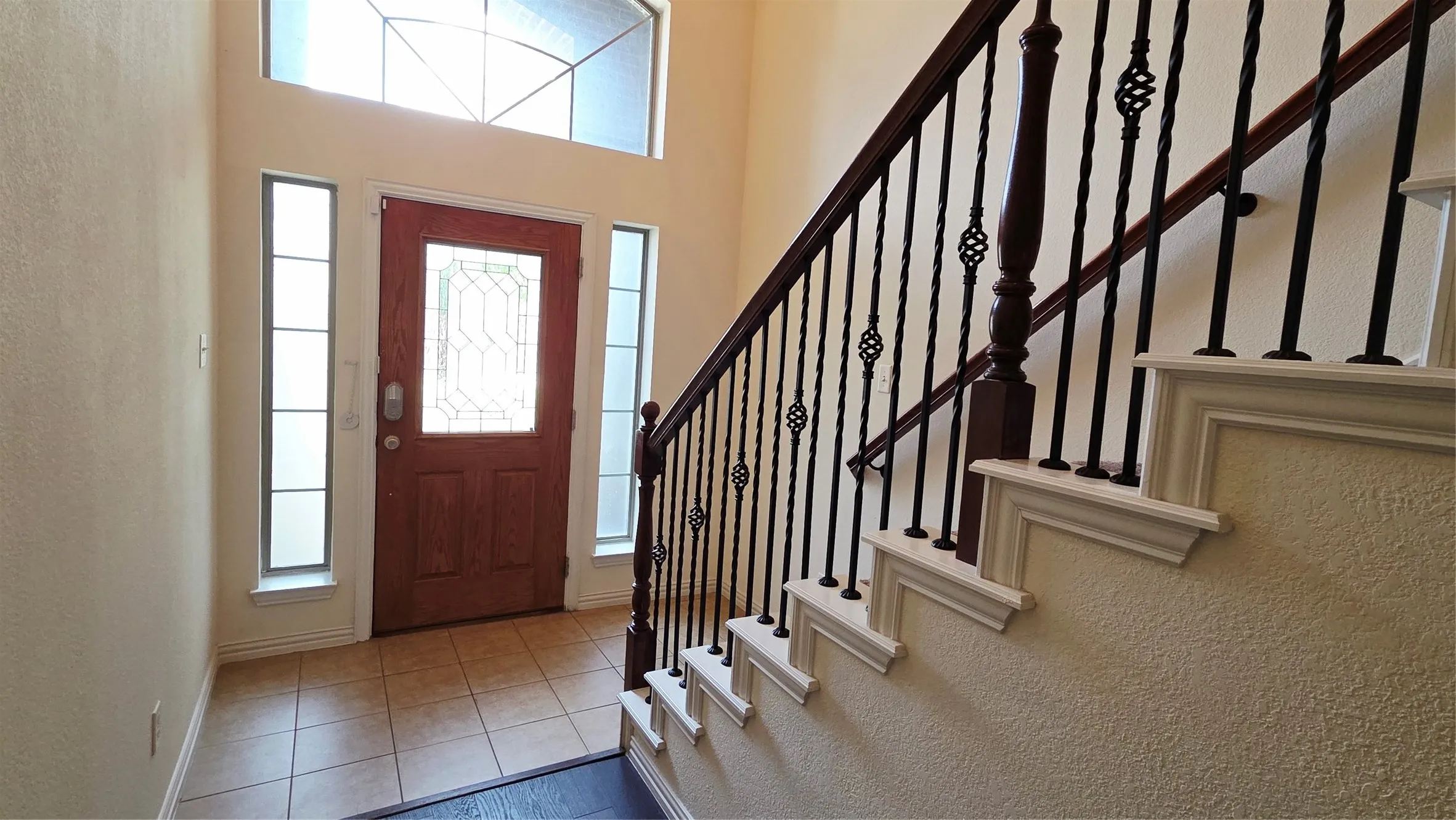 Townhouse For Rent in Dallas County , 3676 Vienna Street, Irving, Texas 75038, 3 Bedroom, 3 Bathroom, 2 Garage spaces, 1,831 Sqft, built in 2008, mls#21332966, Real Estate Agent in Irving, Homes For Rent in Dallas county, Homes For Rent in Irving, Realtor in Irving Texas, Real Estate Brokerage Independent Realty Texas, Luminita Cordes Realtor