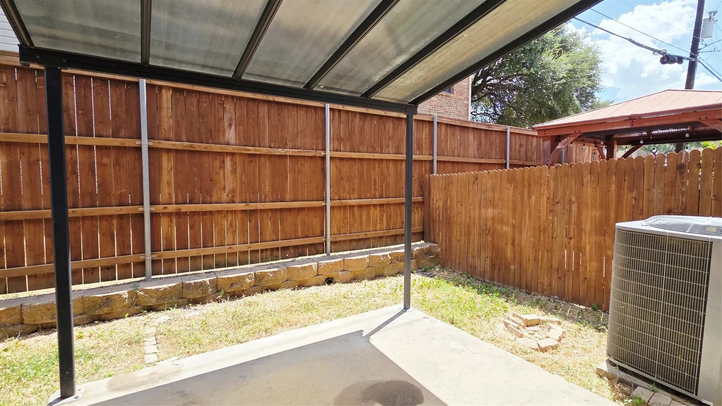 Townhouse For Rent in Dallas County , 3676 Vienna Street, Irving, Texas 75038, 3 Bedroom, 3 Bathroom, 2 Garage spaces, 1,831 Sqft, built in 2008, mls#21332966, Real Estate Agent in Irving, Homes For Rent in Dallas county, Homes For Rent in Irving, Realtor in Irving Texas, Real Estate Brokerage Independent Realty Texas, Luminita Cordes Realtor