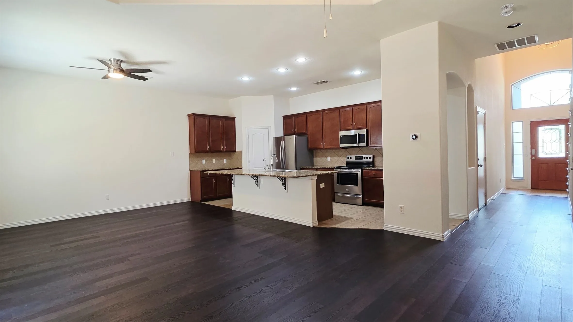 Townhouse For Rent in Dallas County , 3676 Vienna Street, Irving, Texas 75038, 3 Bedroom, 3 Bathroom, 2 Garage spaces, 1,831 Sqft, built in 2008, mls#21332966, Real Estate Agent in Irving, Homes For Rent in Dallas county, Homes For Rent in Irving, Realtor in Irving Texas, Real Estate Brokerage Independent Realty Texas, Luminita Cordes Realtor