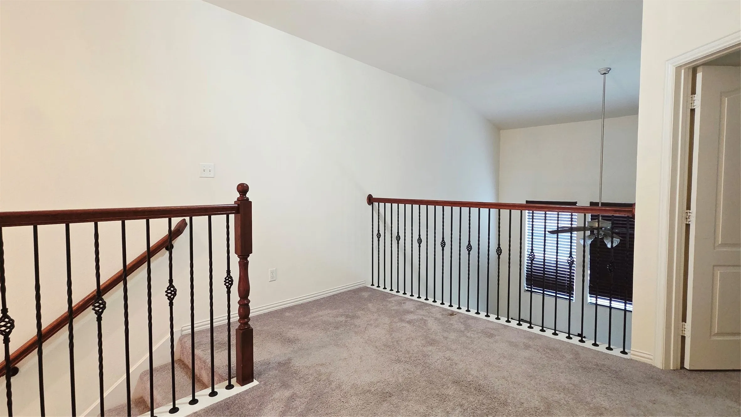 Townhouse For Rent in Dallas County , 3676 Vienna Street, Irving, Texas 75038, 3 Bedroom, 3 Bathroom, 2 Garage spaces, 1,831 Sqft, built in 2008, mls#21332966, Real Estate Agent in Irving, Homes For Rent in Dallas county, Homes For Rent in Irving, Realtor in Irving Texas, Real Estate Brokerage Independent Realty Texas, Luminita Cordes Realtor