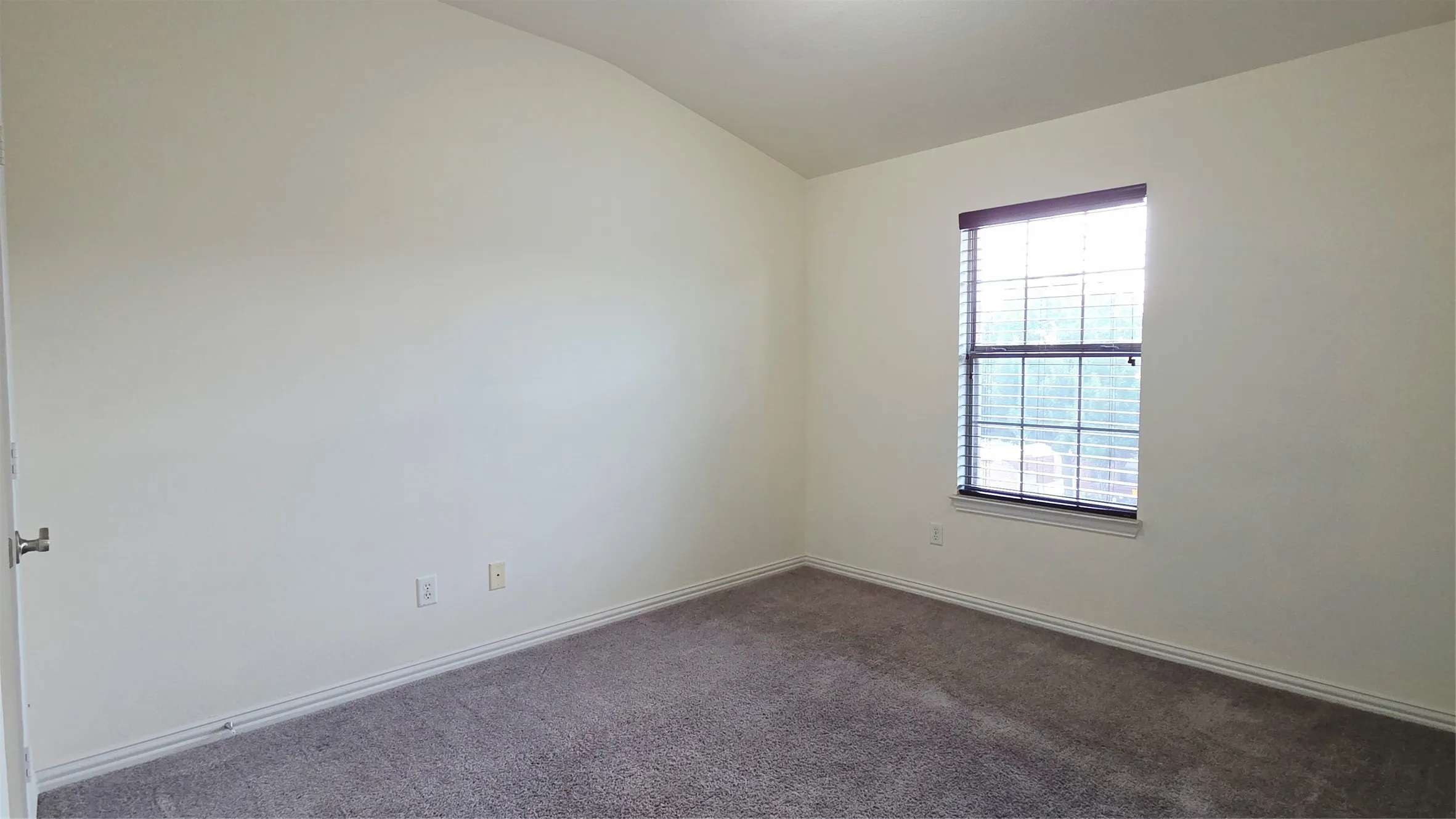 Townhouse For Rent in Dallas County , 3676 Vienna Street, Irving, Texas 75038, 3 Bedroom, 3 Bathroom, 2 Garage spaces, 1,831 Sqft, built in 2008, mls#21332966, Real Estate Agent in Irving, Homes For Rent in Dallas county, Homes For Rent in Irving, Realtor in Irving Texas, Real Estate Brokerage Independent Realty Texas, Luminita Cordes Realtor