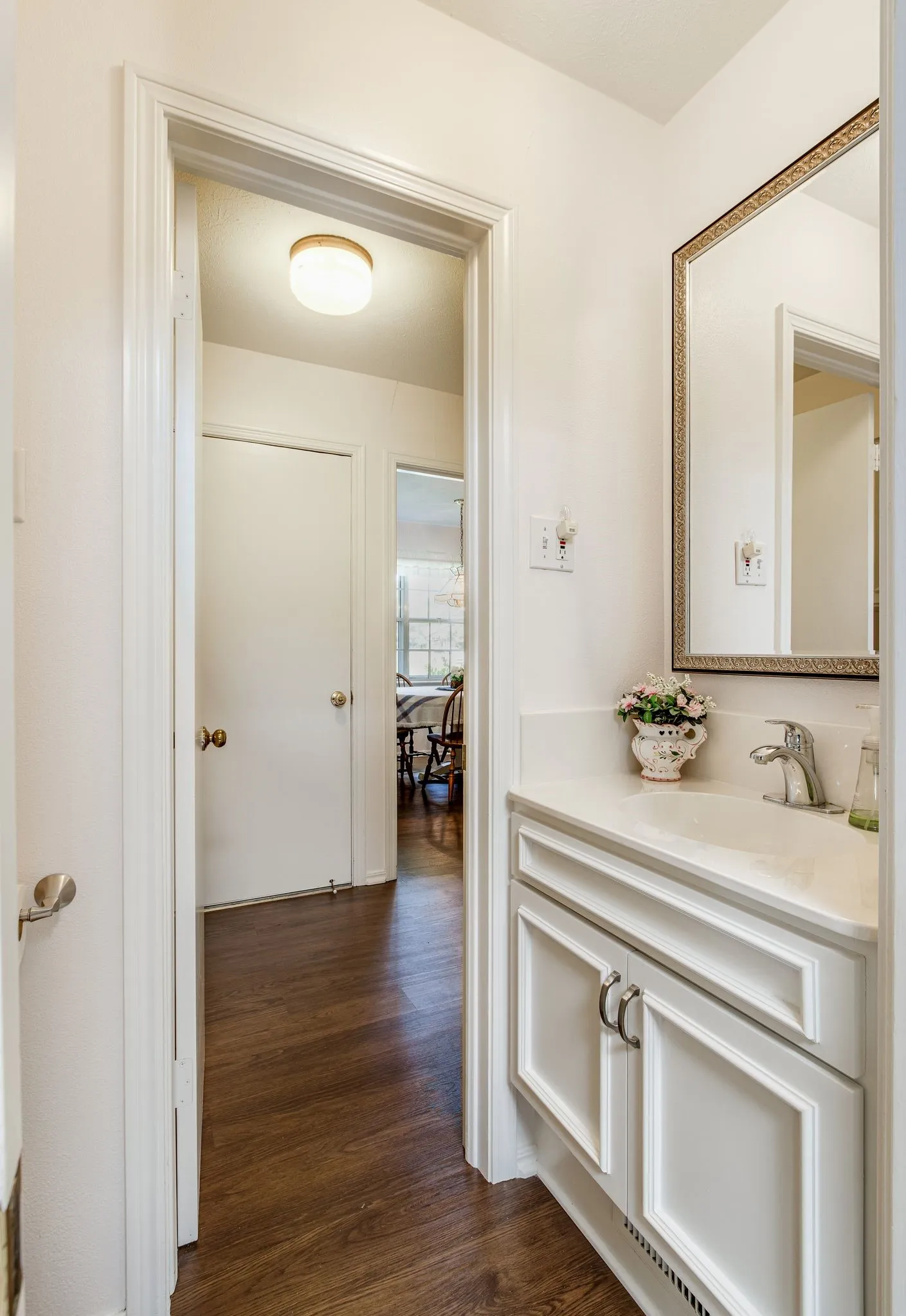 Single Family Residence For Sale in Dallas County , 331 Robin Way, Richardson, Texas 75080, 4 Bedroom, 3 Bathroom, 2 Garage spaces, 2,254 Sqft, built in 1966, mls#21332998, Real Estate Agent in Richardson, Homes For Sale in Dallas county, Homes For Sale in Richardson, Realtor in Richardson Texas, Real Estate Brokerage Independent Realty Texas, Luminita Cordes Realtor