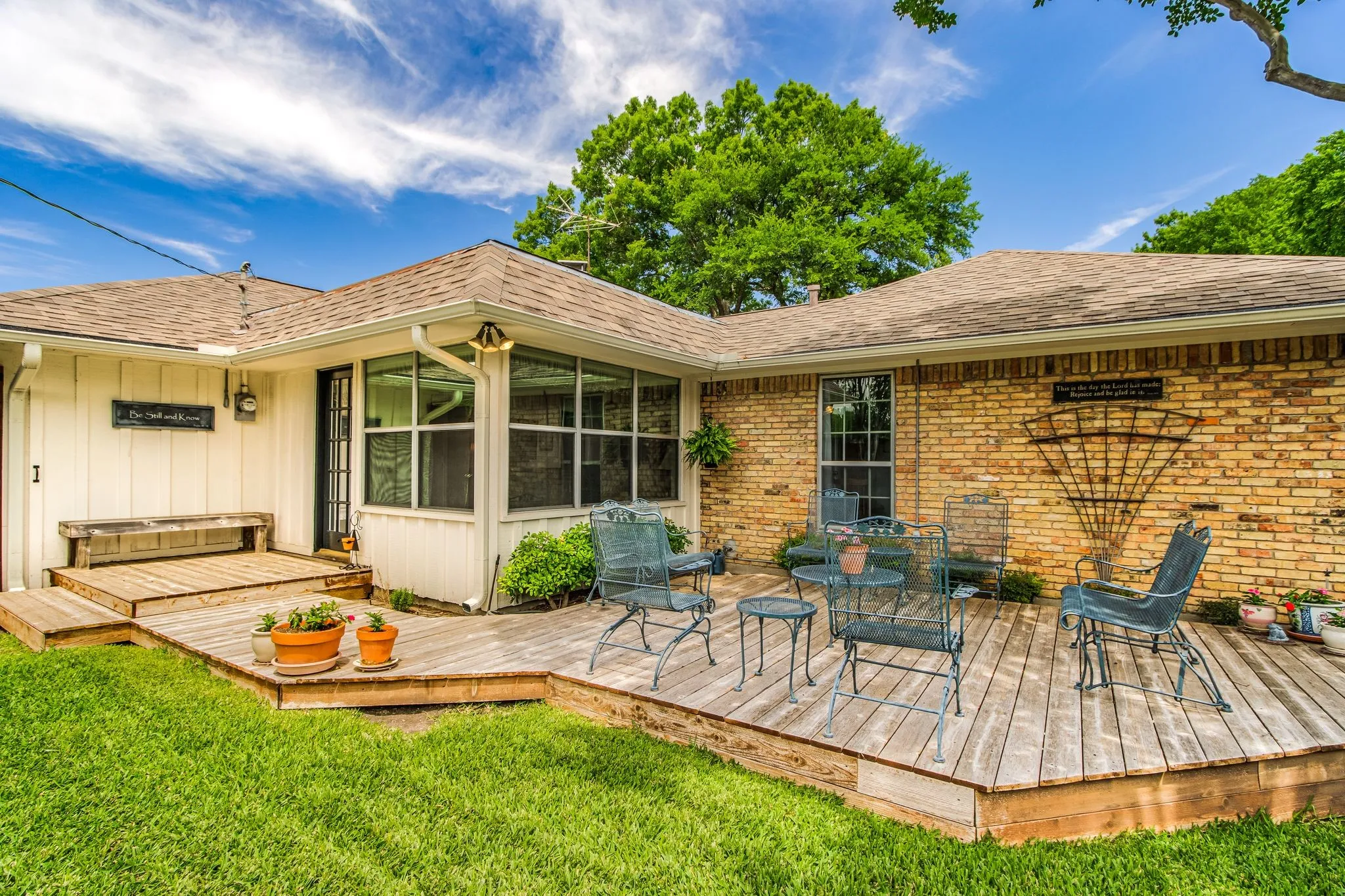 Single Family Residence For Sale in Dallas County , 331 Robin Way, Richardson, Texas 75080, 4 Bedroom, 3 Bathroom, 2 Garage spaces, 2,254 Sqft, built in 1966, mls#21332998, Real Estate Agent in Richardson, Homes For Sale in Dallas county, Homes For Sale in Richardson, Realtor in Richardson Texas, Real Estate Brokerage Independent Realty Texas, Luminita Cordes Realtor
