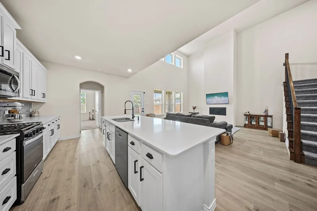 Single Family Residence For Sale in Collin County , 2009 Sue Ellen Street, Anna, Texas 75409, 5 Bedroom, 3 Bathroom, 2 Garage spaces, 3,065 Sqft, built in 2023, mls#21309438, Real Estate Agent in Anna, Homes For Sale in Collin county, Homes For Sale in Anna, Realtor in Anna Texas, Real Estate Brokerage Independent Realty Texas, Luminita Cordes Realtor