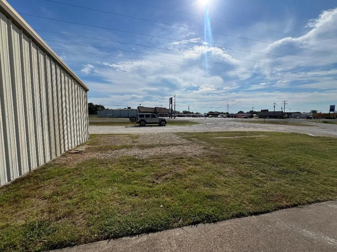 Retail For Sale in Hill County , 804 S Bosque Street, Whitney, Texas 76692, 0, 0, Garage spaces, 0 Sqft, built in 1993, Price $249,500, mls#21333013, Real Estate Agent in Whitney, Homes For Sale in Hill county, Homes For Sale in Whitney, Realtor in Whitney Texas, Real Estate Brokerage Independent Realty Texas, Luminita Cordes Realtor