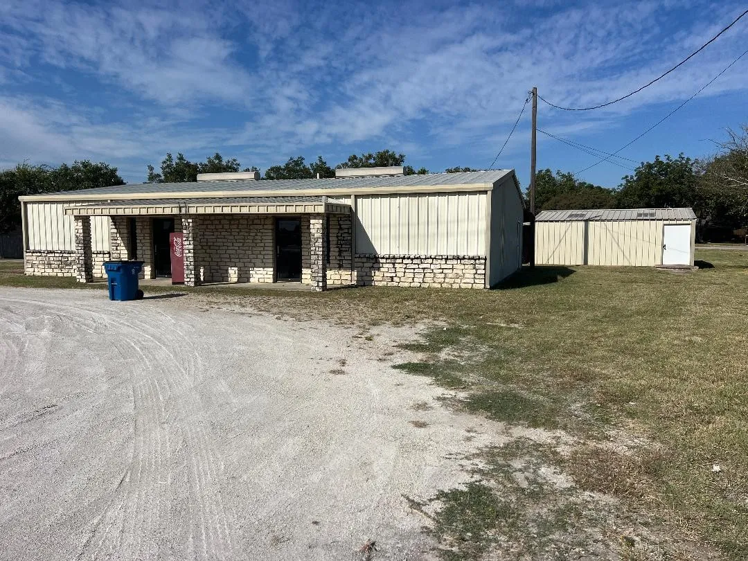 Retail For Sale in Hill County , 804 S Bosque Street, Whitney, Texas 76692, 0, 0, Garage spaces, 0 Sqft, built in 1993, Price $249,500, mls#21333013, Real Estate Agent in Whitney, Homes For Sale in Hill county, Homes For Sale in Whitney, Realtor in Whitney Texas, Real Estate Brokerage Independent Realty Texas, Luminita Cordes Realtor