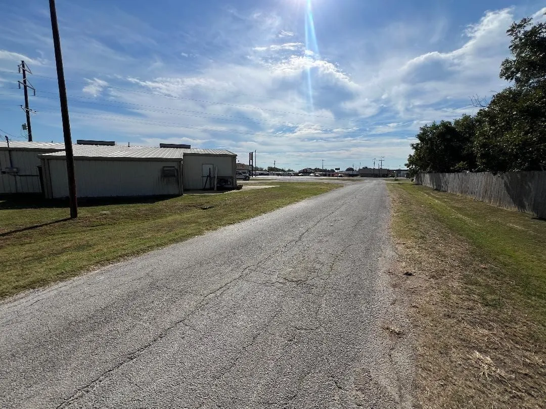 Retail For Sale in Hill County , 804 S Bosque Street, Whitney, Texas 76692, 0, 0, Garage spaces, 0 Sqft, built in 1993, Price $249,500, mls#21333013, Real Estate Agent in Whitney, Homes For Sale in Hill county, Homes For Sale in Whitney, Realtor in Whitney Texas, Real Estate Brokerage Independent Realty Texas, Luminita Cordes Realtor