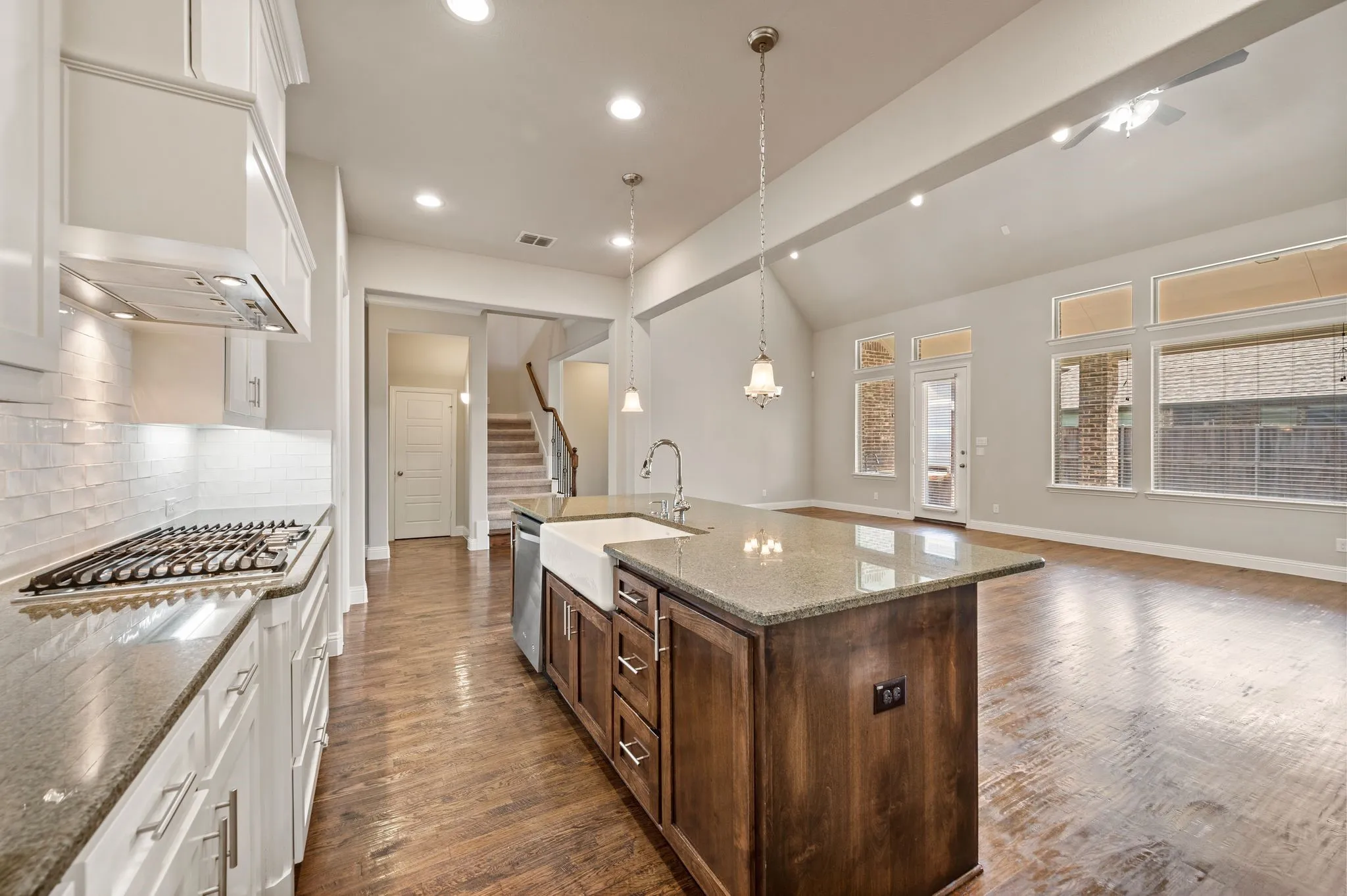 Single Family Residence For Sale in Rockwall County , 3318 Ridgecross Drive, Rockwall, Texas 75087, 4 Bedrooms, 4 Bathrooms, 3 Garage spaces, 3,959 Sqft, built in 2016, Price $700,000, mls#21333009, Real Estate Agent in Rockwall, Homes For Sale in Rockwall county, Homes For Sale in Rockwall, Realtor in Rockwall Texas, Real Estate Brokerage Independent Realty Texas, Luminita Cordes Realtor