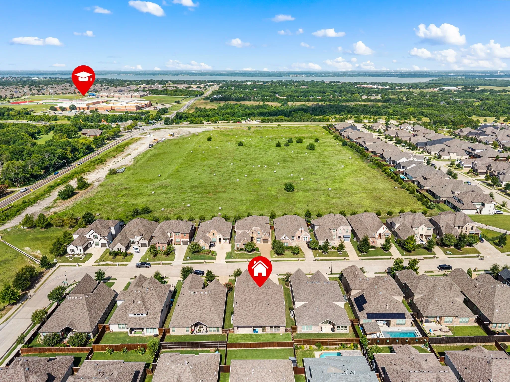 Single Family Residence For Sale in Rockwall County , 3318 Ridgecross Drive, Rockwall, Texas 75087, 4 Bedrooms, 4 Bathrooms, 3 Garage spaces, 3,959 Sqft, built in 2016, Price $700,000, mls#21333009, Real Estate Agent in Rockwall, Homes For Sale in Rockwall county, Homes For Sale in Rockwall, Realtor in Rockwall Texas, Real Estate Brokerage Independent Realty Texas, Luminita Cordes Realtor