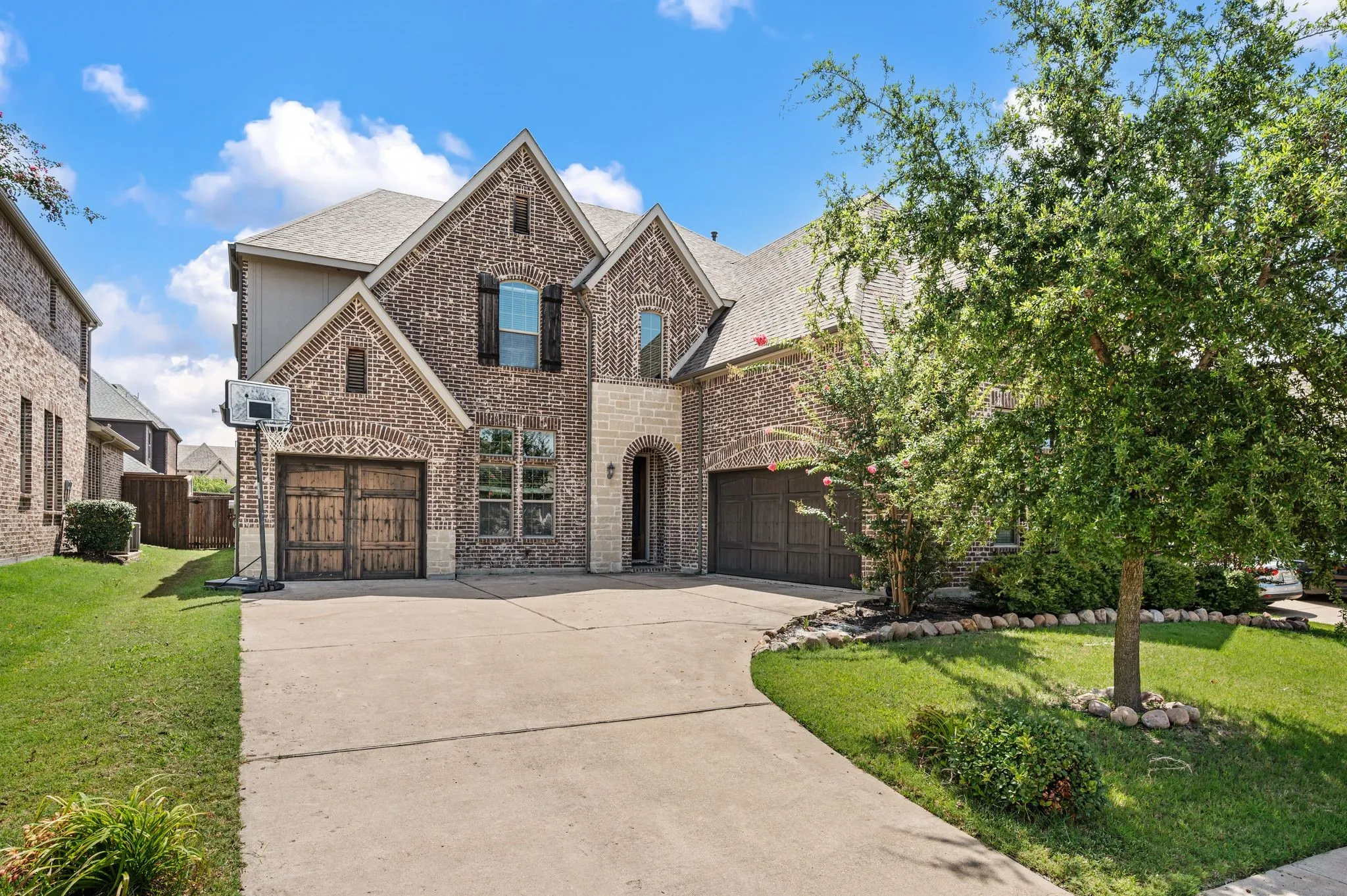 Single Family Residence For Sale in Rockwall County , 3318 Ridgecross Drive, Rockwall, Texas 75087, 4 Bedrooms, 4 Bathrooms, 3 Garage spaces, 3,959 Sqft, built in 2016, Price $700,000, mls#21333009, Real Estate Agent in Rockwall, Homes For Sale in Rockwall county, Homes For Sale in Rockwall, Realtor in Rockwall Texas, Real Estate Brokerage Independent Realty Texas, Luminita Cordes Realtor