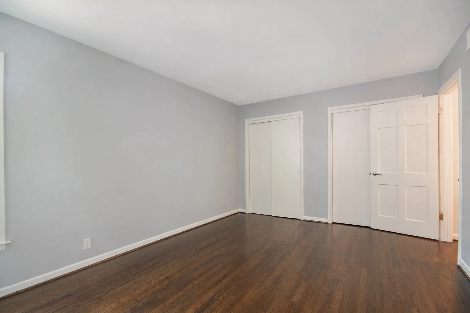 Single Family Residence For Sale in Tarrant County , 1200 Barker Street, Arlington, Texas 76012, 3 Bedroom, 2 Bathroom, 2 Garage spaces, 1,582 Sqft, built in 1956, mls#21331414, Real Estate Agent in Arlington, Homes For Sale in Tarrant county, Homes For Sale in Arlington, Realtor in Arlington Texas, Real Estate Brokerage Independent Realty Texas, Luminita Cordes Realtor