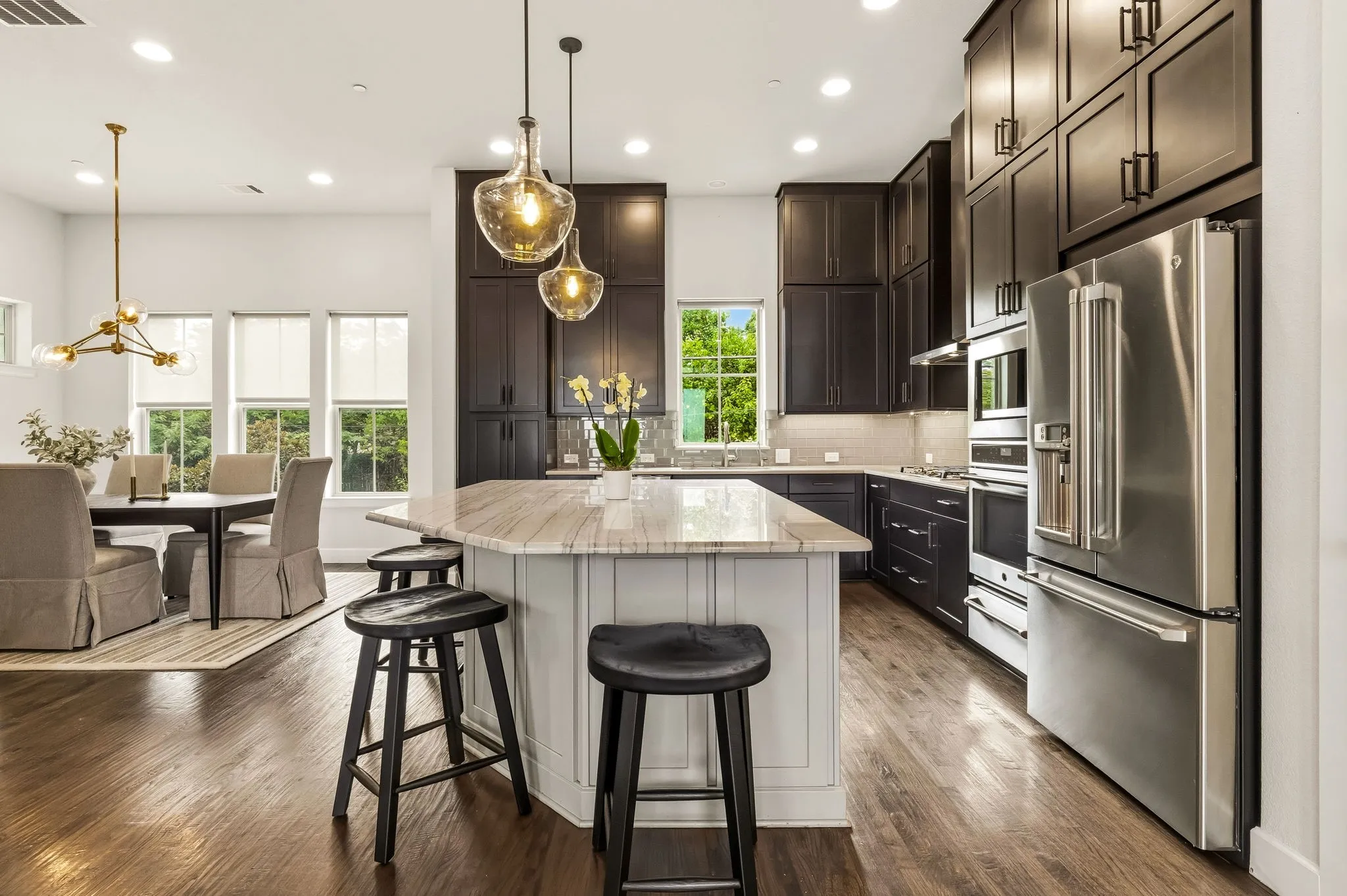 Single Family Residence For Sale in Dallas County , 1856 Stevens Bluff Lane, Dallas, Texas 75208, 3 Bedroom, 5 Bathroom, 2 Garage spaces, 2,809 Sqft, built in 2017, mls#21333012, Real Estate Agent in Dallas, Homes For Sale in Dallas county, Homes For Sale in Dallas, Realtor in Dallas Texas, Real Estate Brokerage Independent Realty Texas, Luminita Cordes Realtor