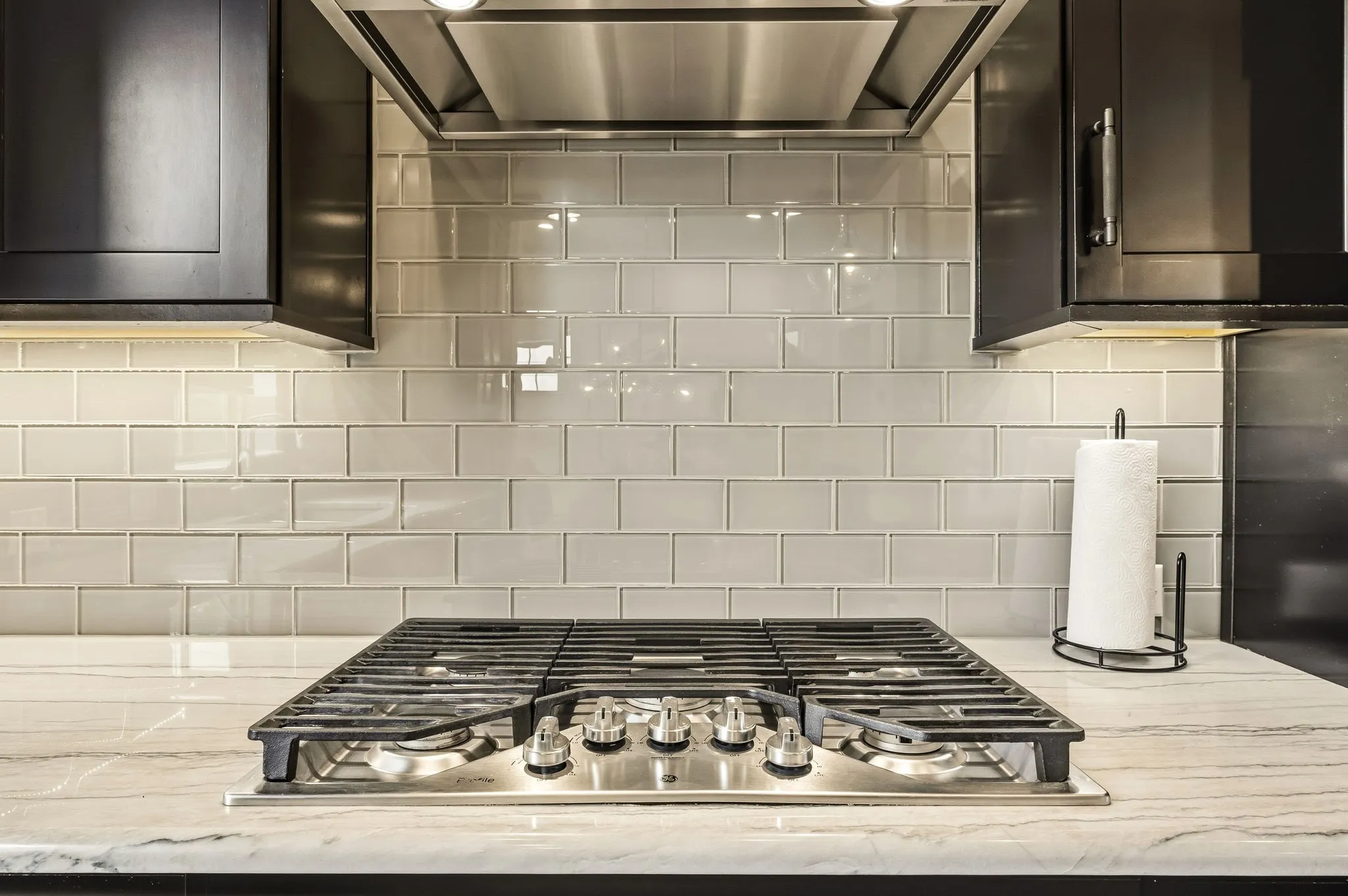 Single Family Residence For Sale in Dallas County , 1856 Stevens Bluff Lane, Dallas, Texas 75208, 3 Bedroom, 5 Bathroom, 2 Garage spaces, 2,809 Sqft, built in 2017, mls#21333012, Real Estate Agent in Dallas, Homes For Sale in Dallas county, Homes For Sale in Dallas, Realtor in Dallas Texas, Real Estate Brokerage Independent Realty Texas, Luminita Cordes Realtor