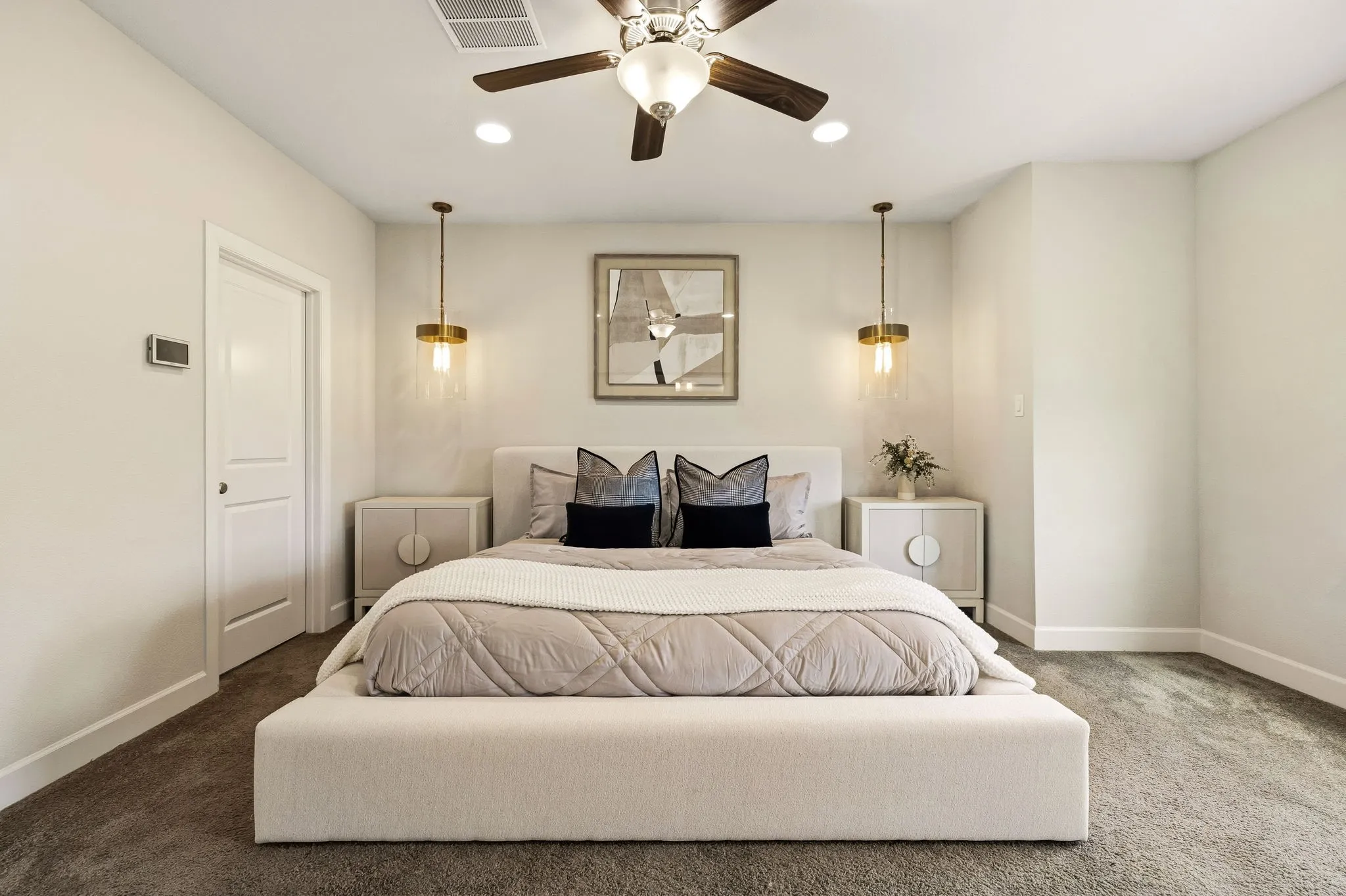 Single Family Residence For Sale in Dallas County , 1856 Stevens Bluff Lane, Dallas, Texas 75208, 3 Bedroom, 5 Bathroom, 2 Garage spaces, 2,809 Sqft, built in 2017, mls#21333012, Real Estate Agent in Dallas, Homes For Sale in Dallas county, Homes For Sale in Dallas, Realtor in Dallas Texas, Real Estate Brokerage Independent Realty Texas, Luminita Cordes Realtor