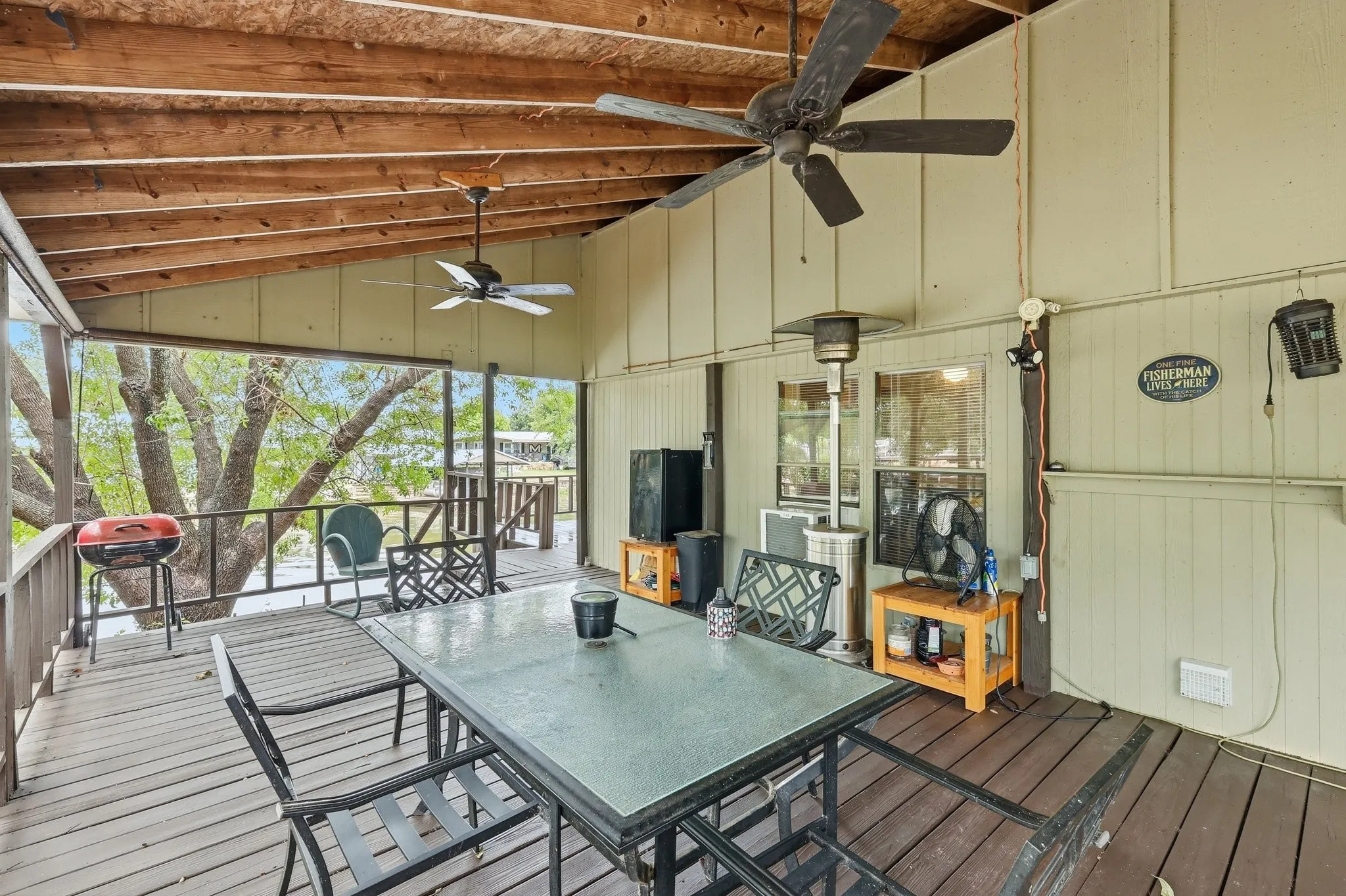 Single Family Residence For Sale in Hood County , 4417 Wildwood Circle, Granbury, Texas 76049, 2 Bedrooms, 2 Bathrooms, Garage spaces, 1,062 Sqft, built in 1982, Price $242,000, mls#21329808, Real Estate Agent in Granbury, Homes For Sale in Hood county, Homes For Sale in Granbury, Realtor in Granbury Texas, Real Estate Brokerage Independent Realty Texas, Luminita Cordes Realtor