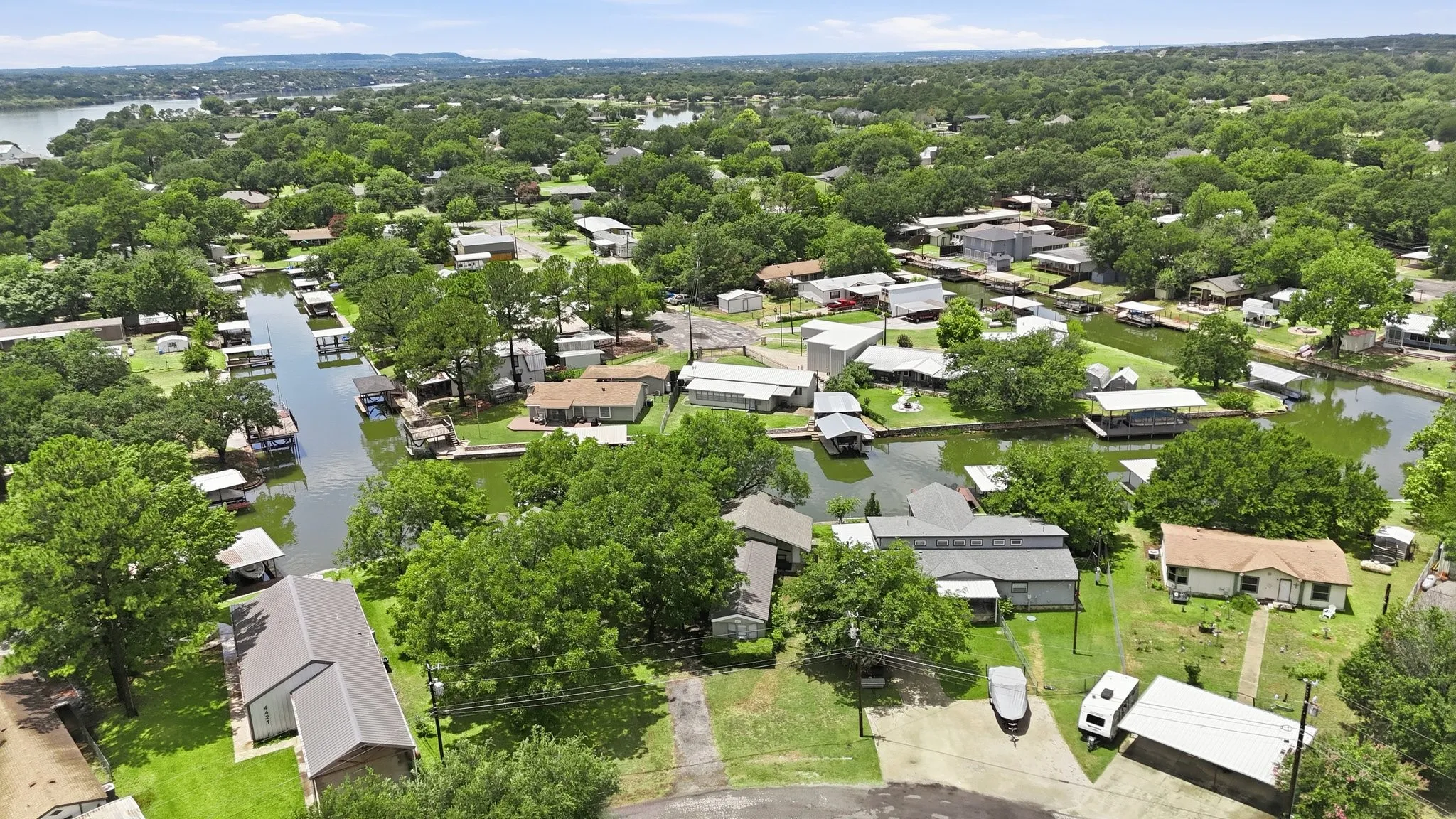 Single Family Residence For Sale in Hood County , 4417 Wildwood Circle, Granbury, Texas 76049, 2 Bedrooms, 2 Bathrooms, Garage spaces, 1,062 Sqft, built in 1982, Price $242,000, mls#21329808, Real Estate Agent in Granbury, Homes For Sale in Hood county, Homes For Sale in Granbury, Realtor in Granbury Texas, Real Estate Brokerage Independent Realty Texas, Luminita Cordes Realtor