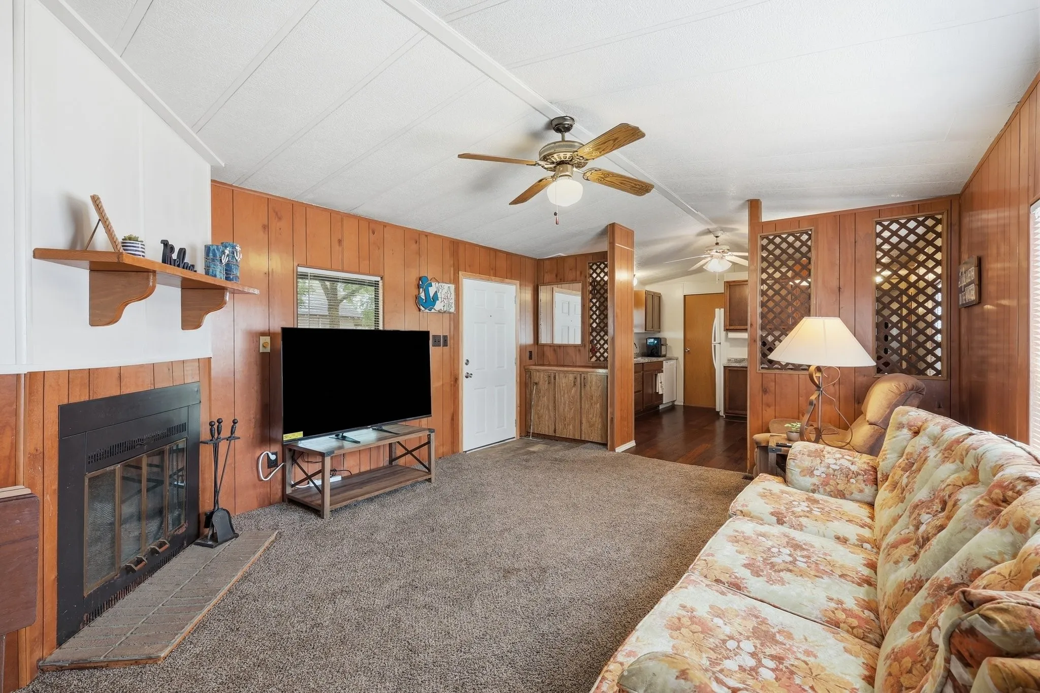 Single Family Residence For Sale in Hood County , 4417 Wildwood Circle, Granbury, Texas 76049, 2 Bedrooms, 2 Bathrooms, Garage spaces, 1,062 Sqft, built in 1982, Price $242,000, mls#21329808, Real Estate Agent in Granbury, Homes For Sale in Hood county, Homes For Sale in Granbury, Realtor in Granbury Texas, Real Estate Brokerage Independent Realty Texas, Luminita Cordes Realtor