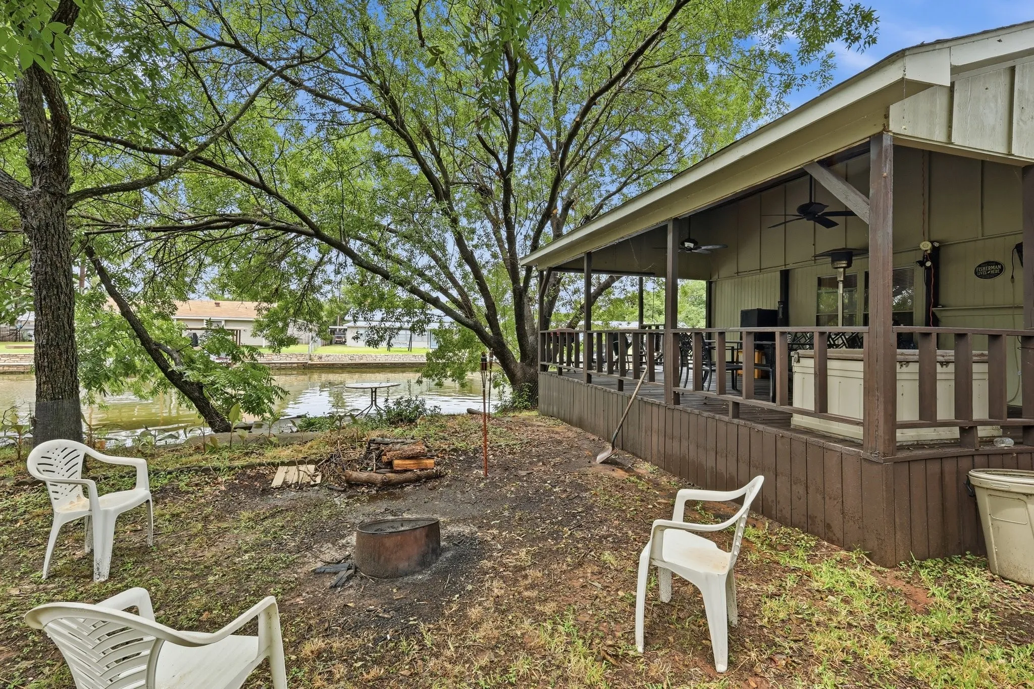 Single Family Residence For Sale in Hood County , 4417 Wildwood Circle, Granbury, Texas 76049, 2 Bedrooms, 2 Bathrooms, Garage spaces, 1,062 Sqft, built in 1982, Price $242,000, mls#21329808, Real Estate Agent in Granbury, Homes For Sale in Hood county, Homes For Sale in Granbury, Realtor in Granbury Texas, Real Estate Brokerage Independent Realty Texas, Luminita Cordes Realtor