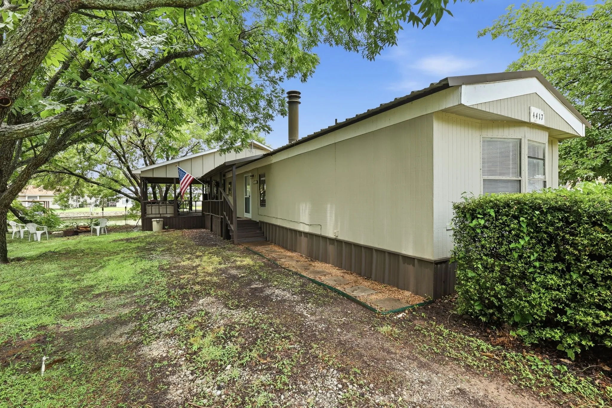 Single Family Residence For Sale in Hood County , 4417 Wildwood Circle, Granbury, Texas 76049, 2 Bedrooms, 2 Bathrooms, Garage spaces, 1,062 Sqft, built in 1982, Price $242,000, mls#21329808, Real Estate Agent in Granbury, Homes For Sale in Hood county, Homes For Sale in Granbury, Realtor in Granbury Texas, Real Estate Brokerage Independent Realty Texas, Luminita Cordes Realtor