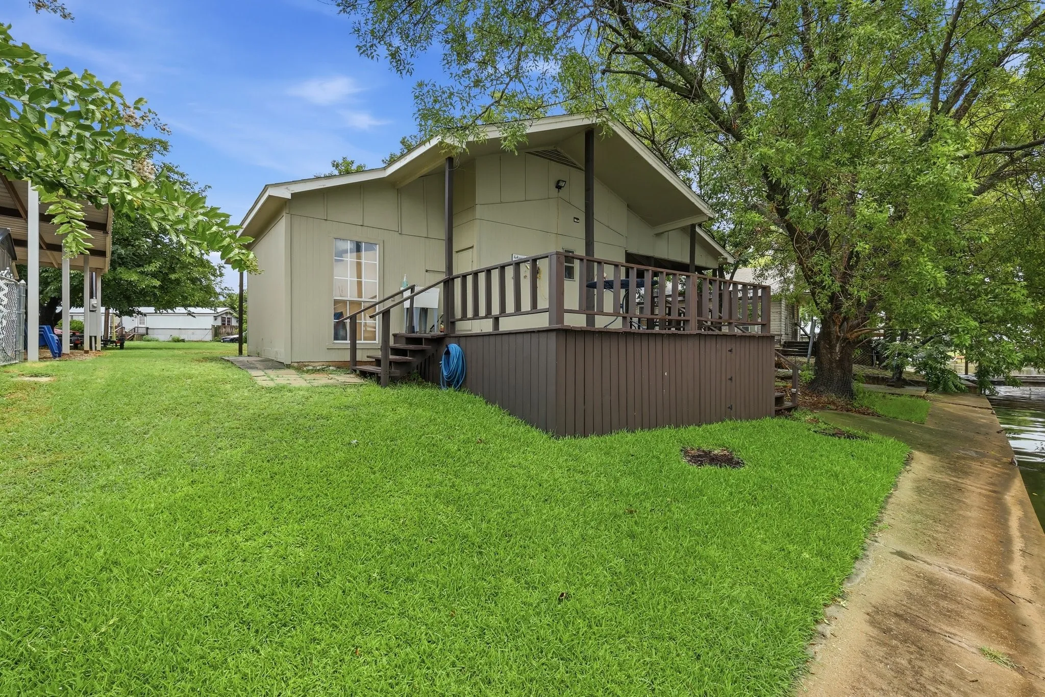 Single Family Residence For Sale in Hood County , 4417 Wildwood Circle, Granbury, Texas 76049, 2 Bedrooms, 2 Bathrooms, Garage spaces, 1,062 Sqft, built in 1982, Price $242,000, mls#21329808, Real Estate Agent in Granbury, Homes For Sale in Hood county, Homes For Sale in Granbury, Realtor in Granbury Texas, Real Estate Brokerage Independent Realty Texas, Luminita Cordes Realtor