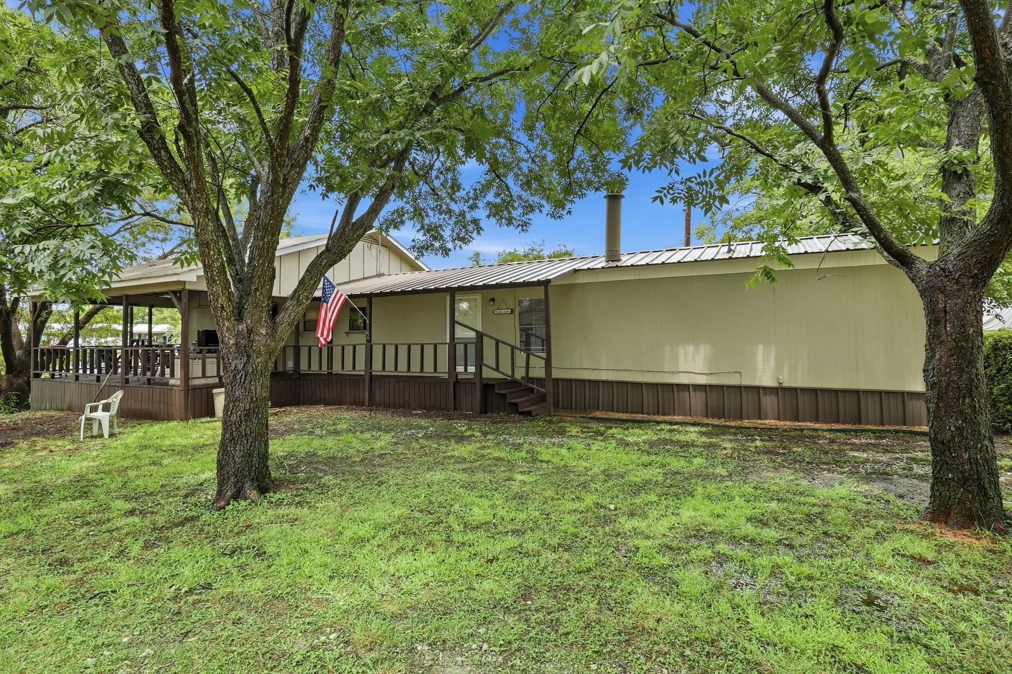 Single Family Residence For Sale in Hood County , 4417 Wildwood Circle, Granbury, Texas 76049, 2 Bedrooms, 2 Bathrooms, Garage spaces, 1,062 Sqft, built in 1982, Price $242,000, mls#21329808, Real Estate Agent in Granbury, Homes For Sale in Hood county, Homes For Sale in Granbury, Realtor in Granbury Texas, Real Estate Brokerage Independent Realty Texas, Luminita Cordes Realtor