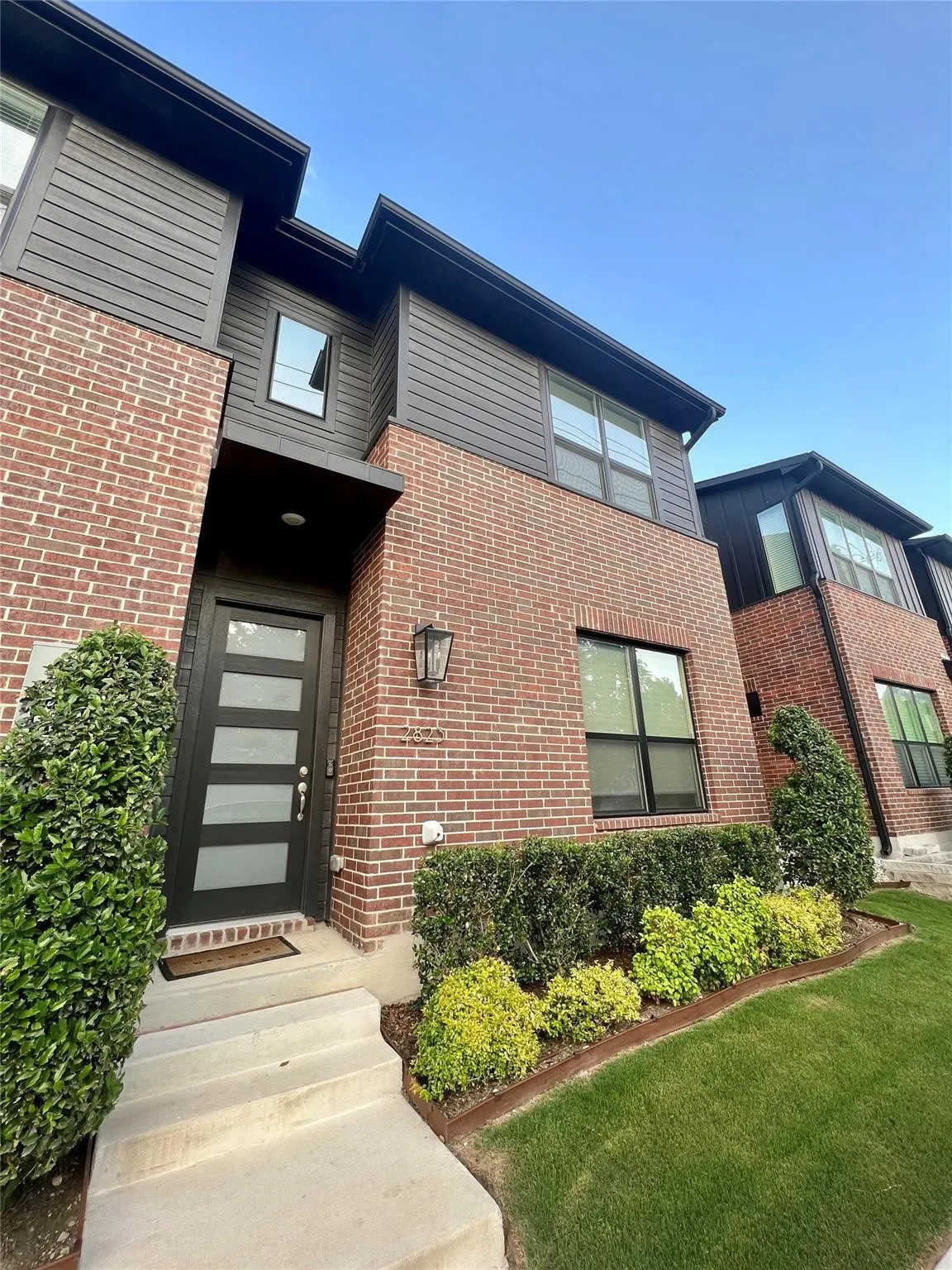 Townhouse For Rent in Tarrant County , 2823 Stanley Avenue, Fort Worth, Texas 76110, 3 Bedroom, 3 Bathroom, 2 Garage spaces, 1,945 Sqft, built in 2020, mls#21332083, Real Estate Agent in Fort Worth, Homes For Rent in Tarrant county, Homes For Rent in Fort Worth, Realtor in Fort Worth Texas, Real Estate Brokerage Independent Realty Texas, Luminita Cordes Realtor