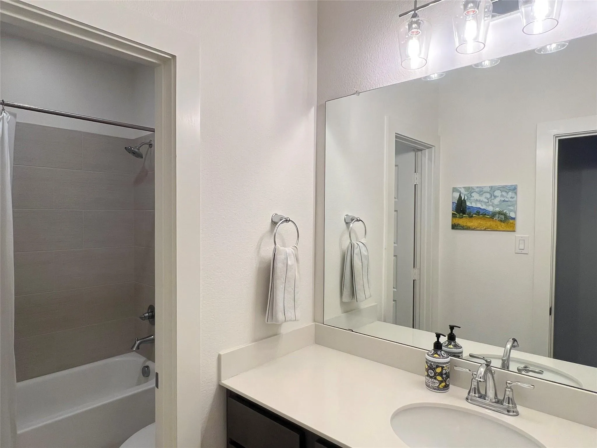 Full bath on second floor